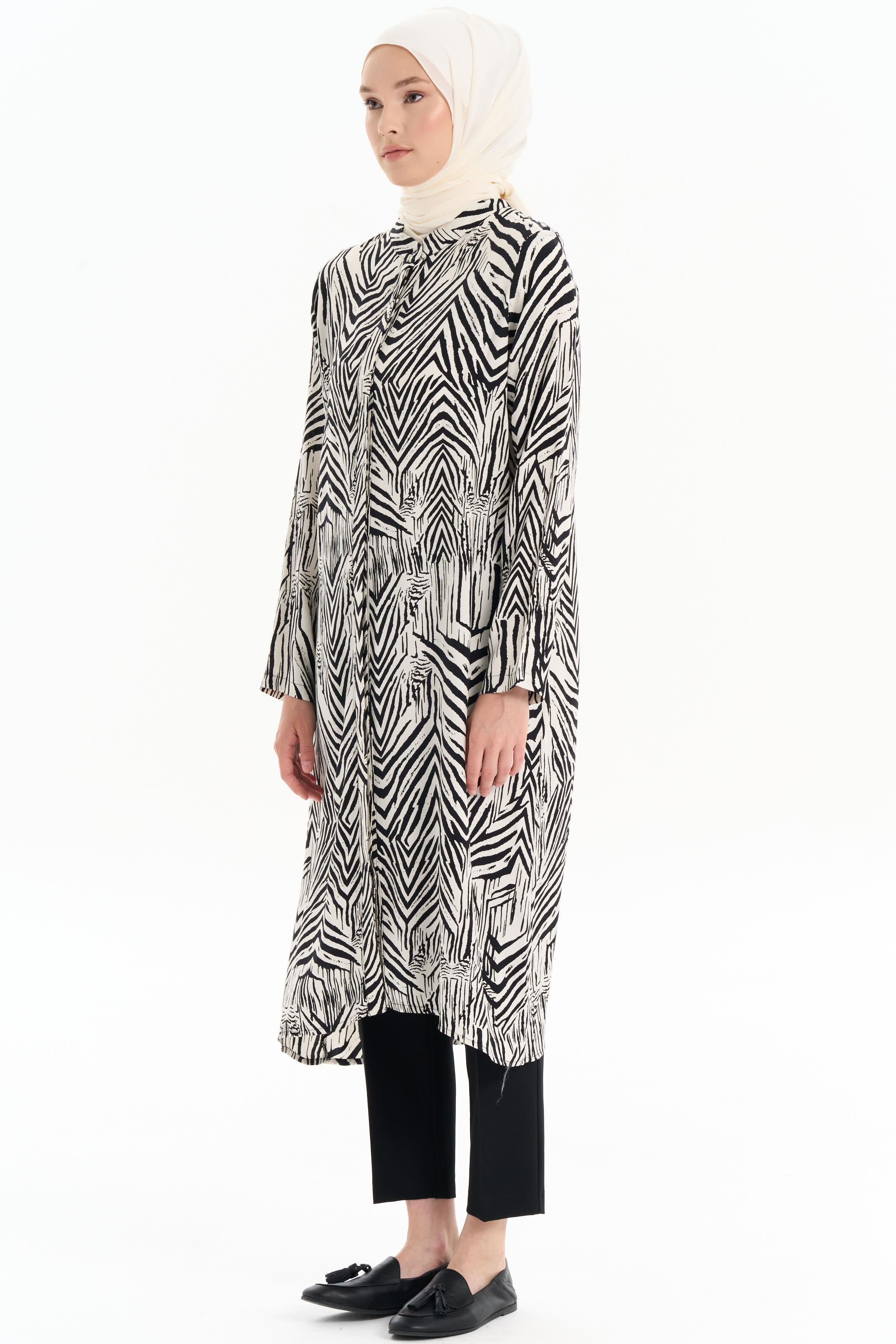 Büyük Beden Desenli Tunik - Siyah TUGBA