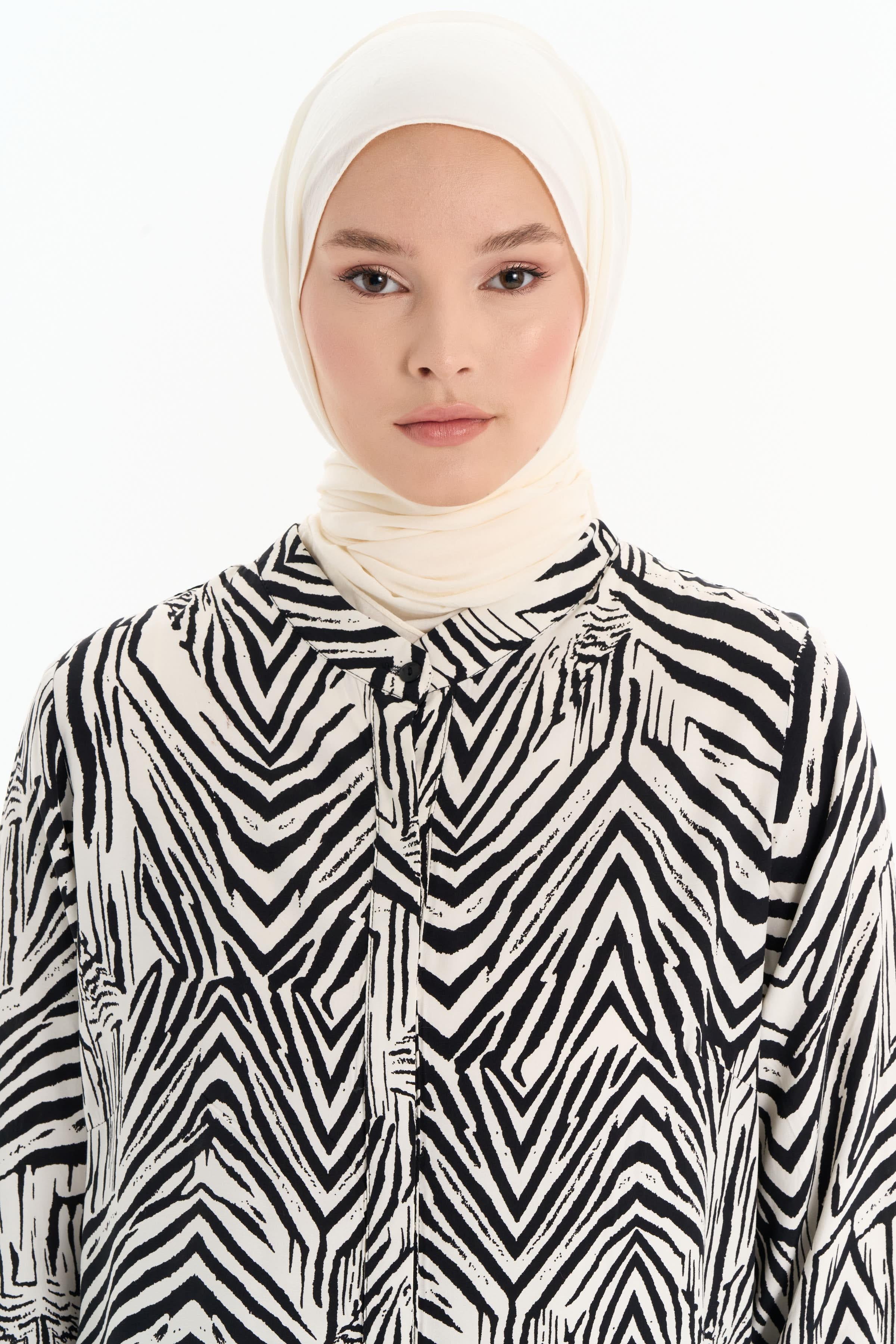 Büyük Beden Desenli Tunik - Siyah TUGBA