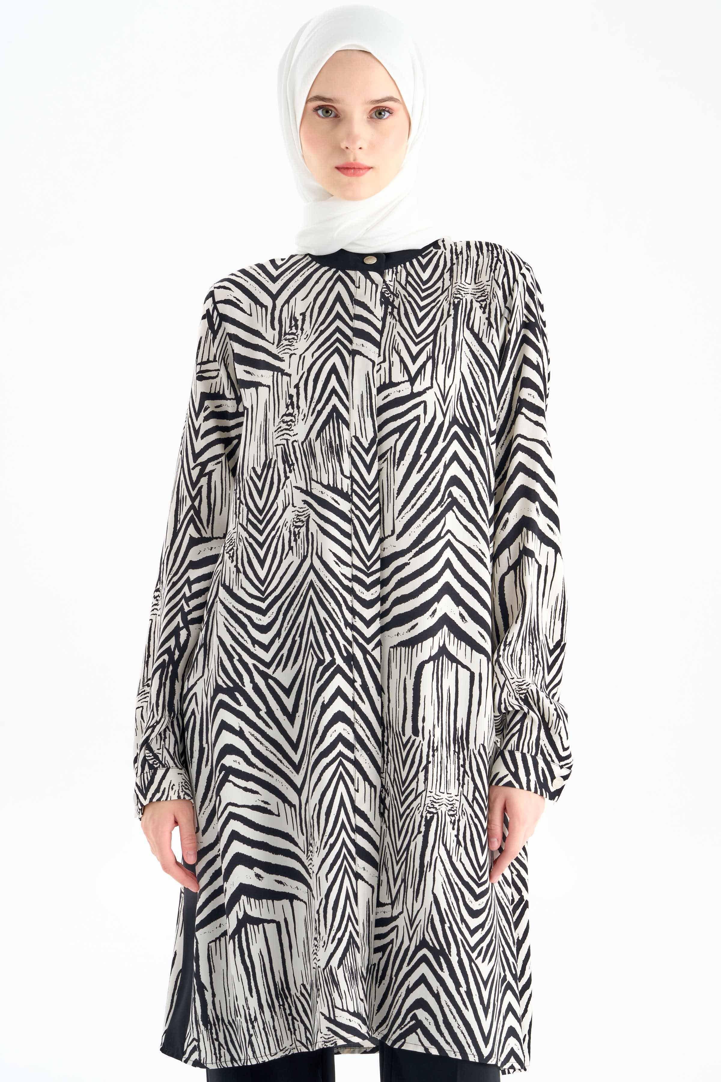 Büyük Beden Garnili Desenli Tunik - Siyah TUGBA