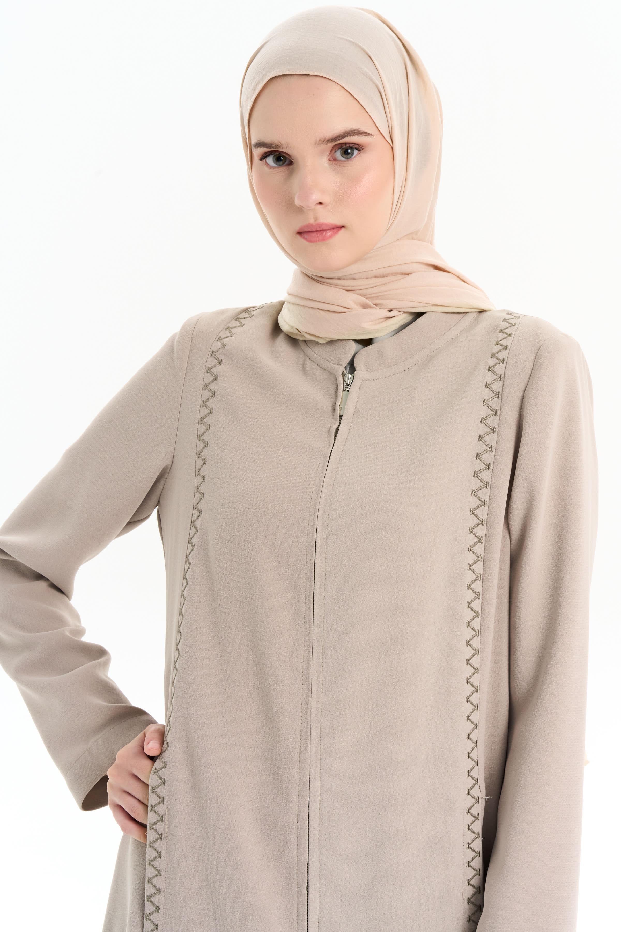 Büyük Beden Nakışlı Pardesü - Bej TUGBA