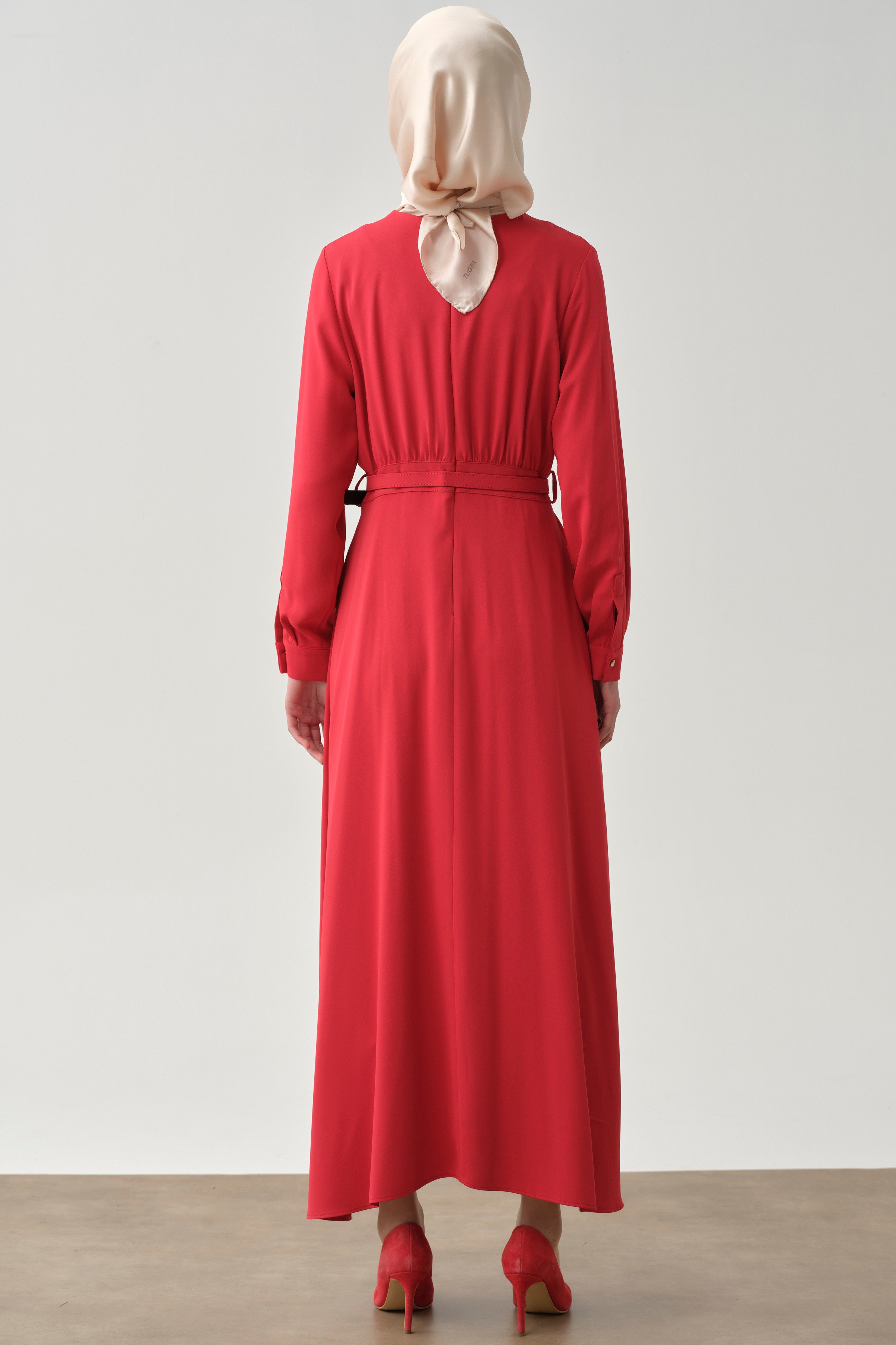 Büzgü Detaylı Kemerli Elbise - Kırmızı TUGBA