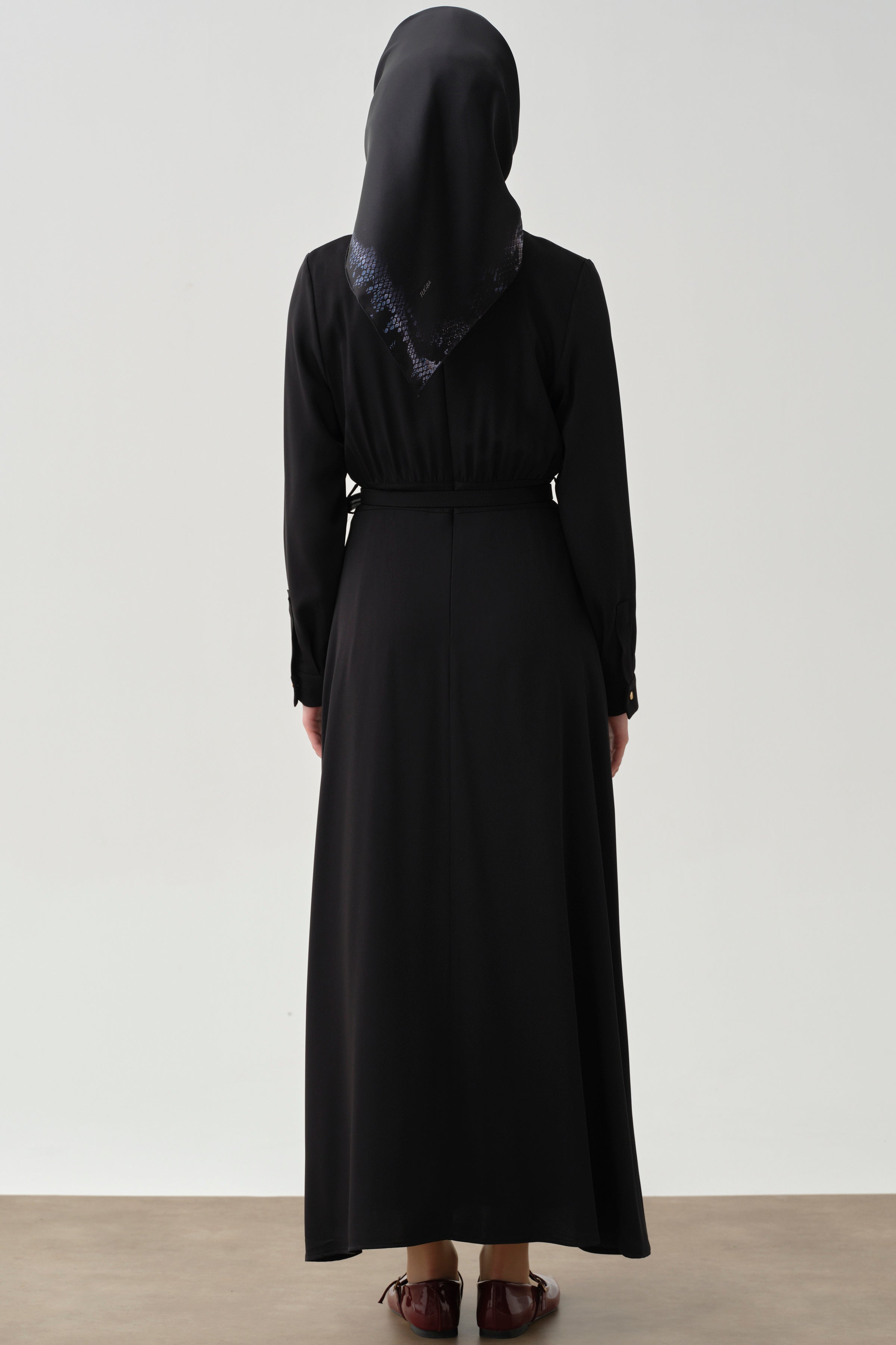 Büzgü Detaylı Kemerli Elbise - Siyah TUGBA