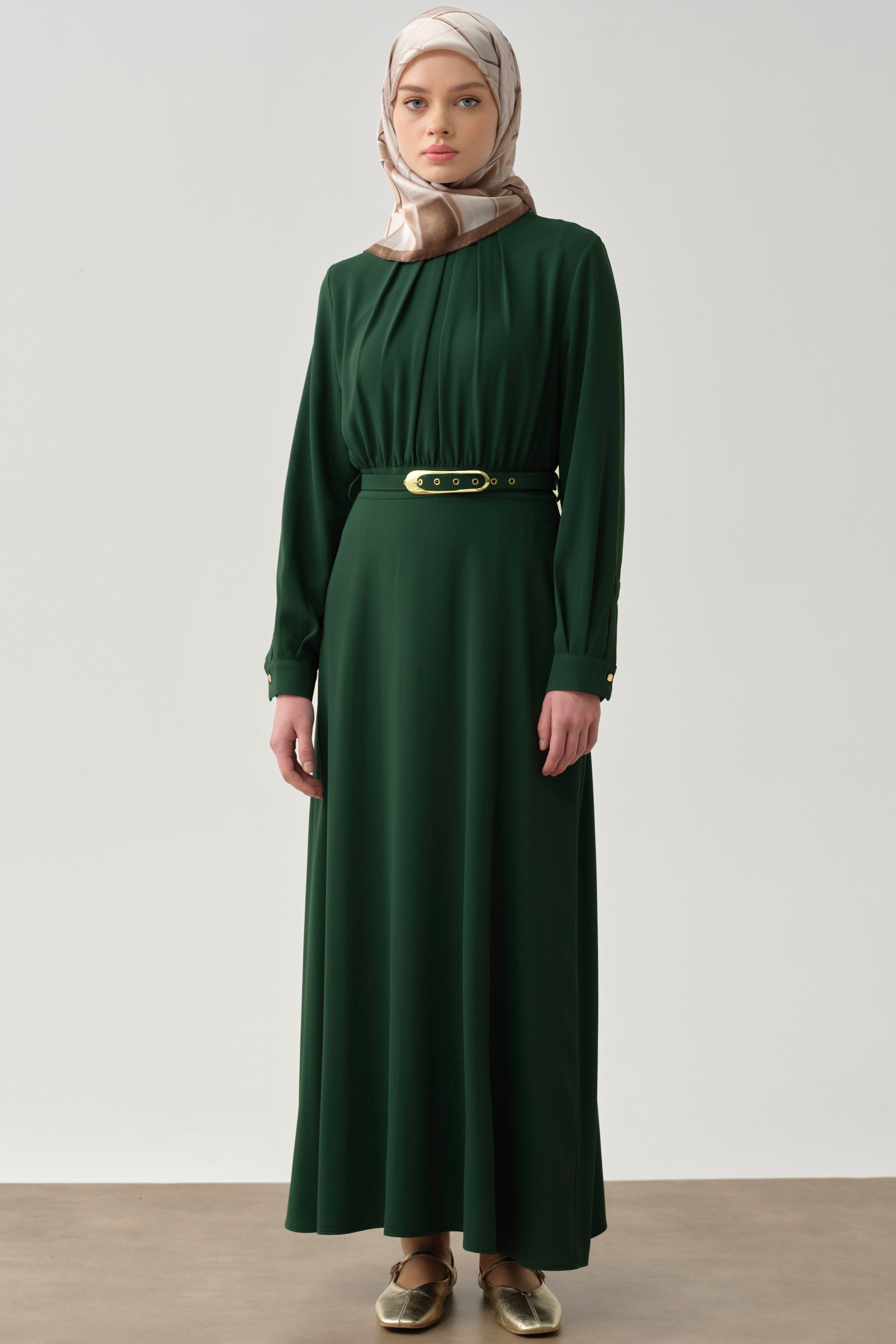 Büzgü Detaylı Kemerli Elbise - Zümrüt TUGBA