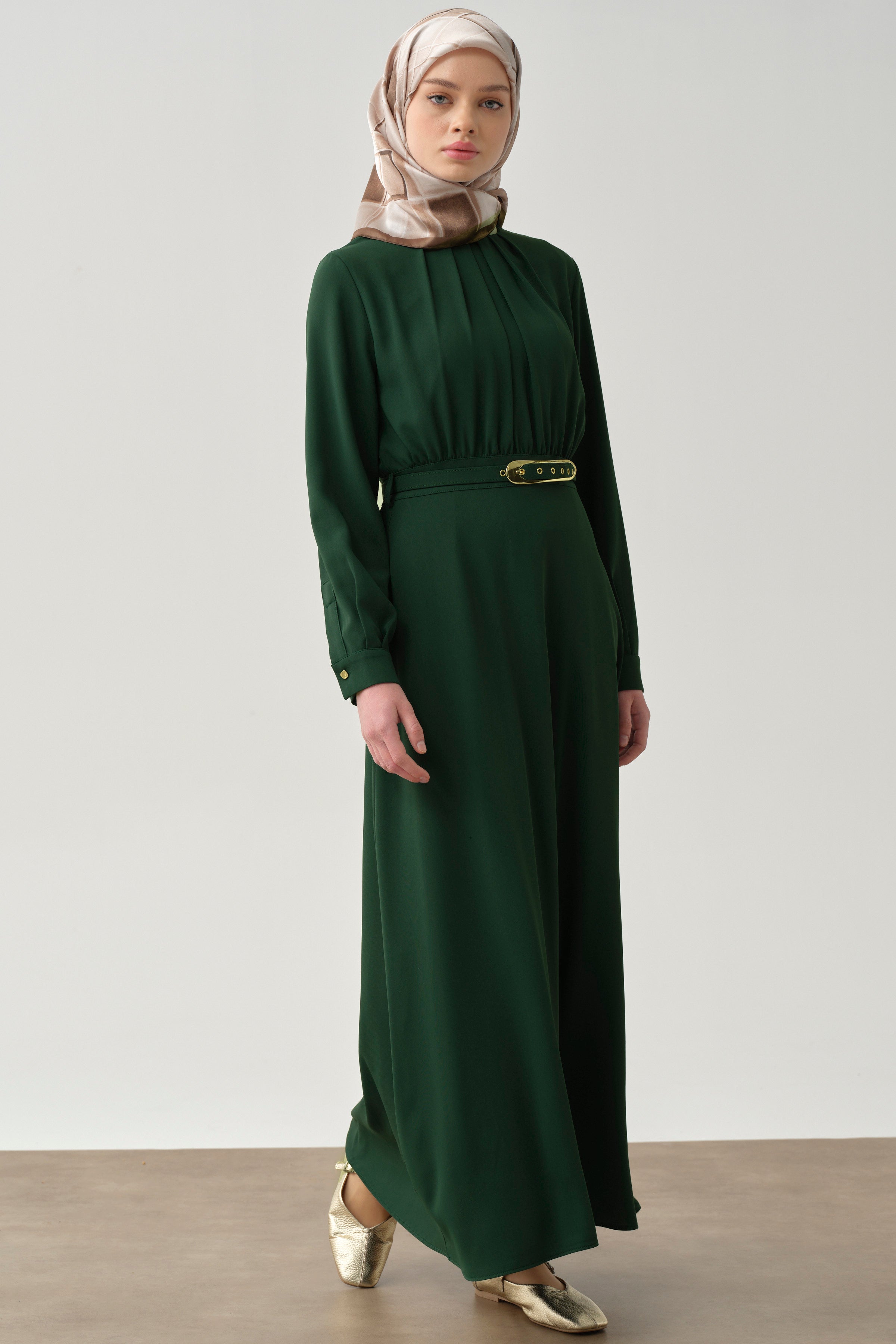 Büzgü Detaylı Kemerli Elbise - Zümrüt TUGBA