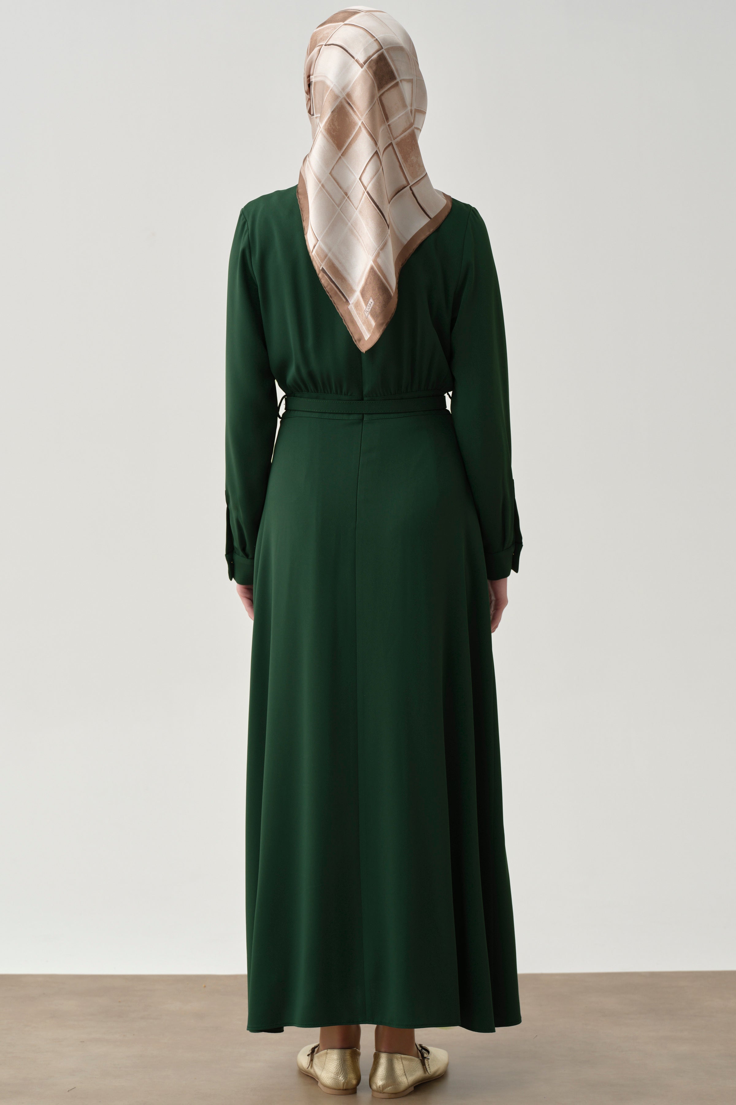 Büzgü Detaylı Kemerli Elbise - Zümrüt TUGBA