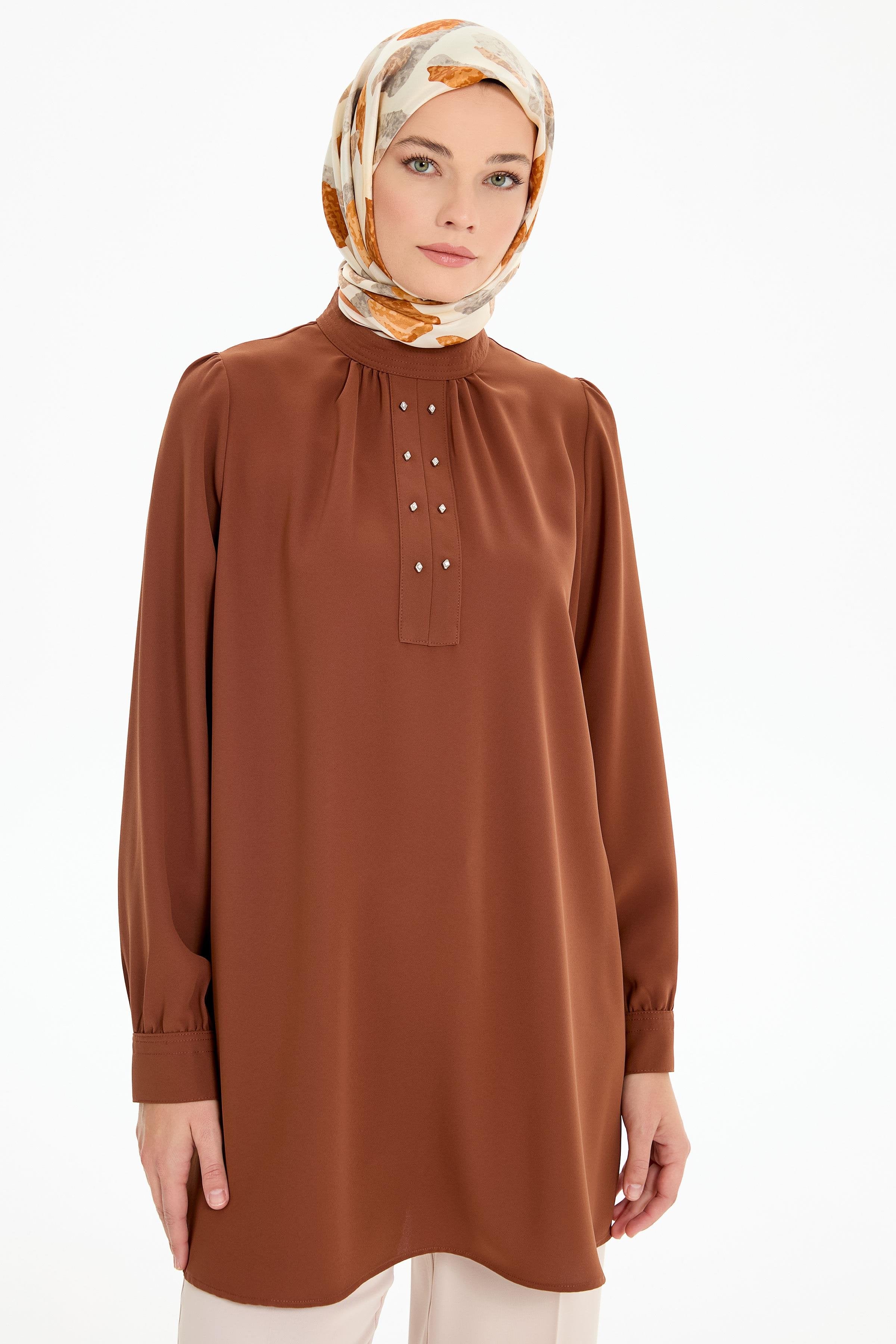 Büzgü Detaylı Yaka Dikişli Tunik - Kahve TUGBA