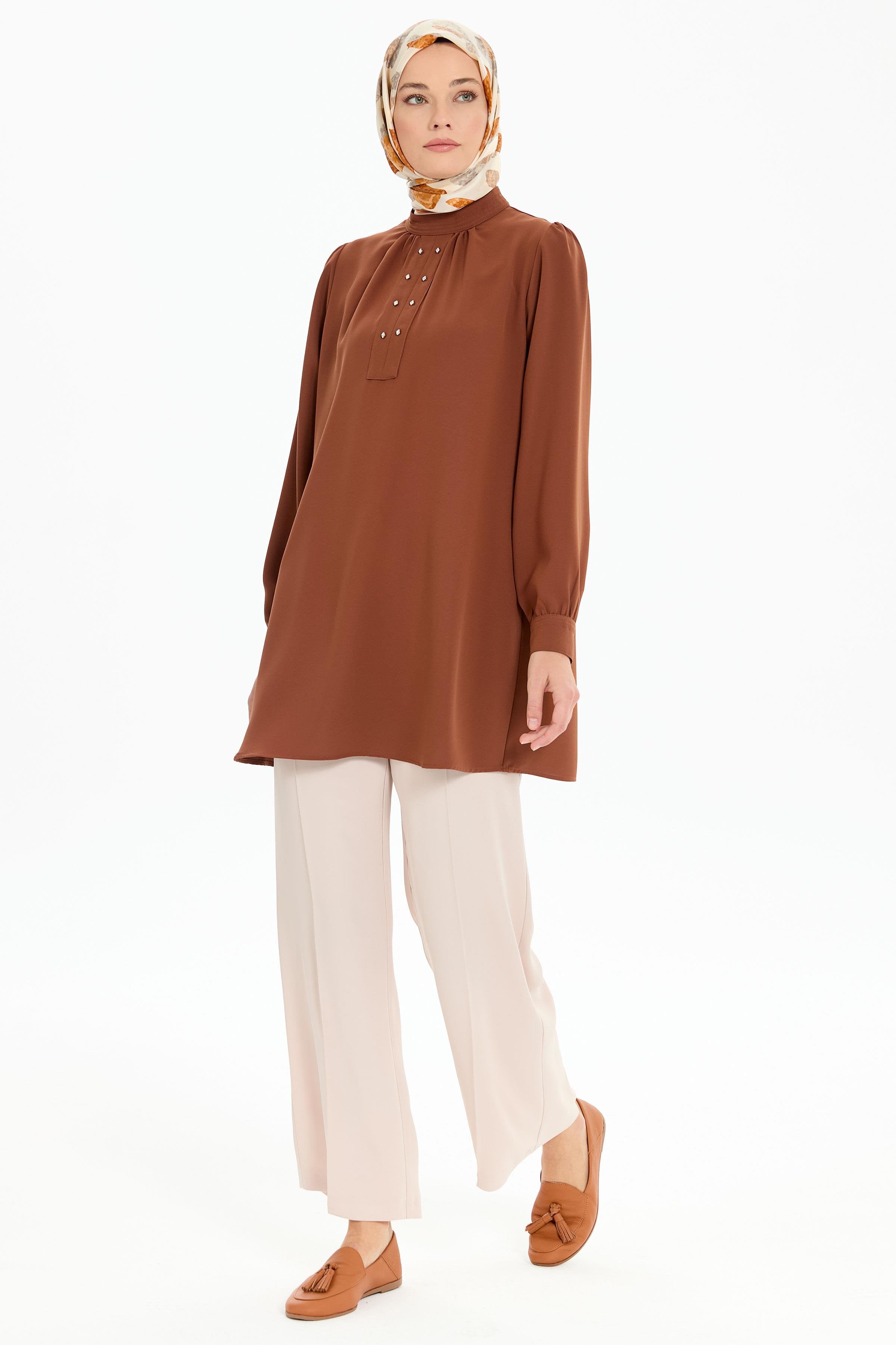 Büzgü Detaylı Yaka Dikişli Tunik - Kahve TUGBA