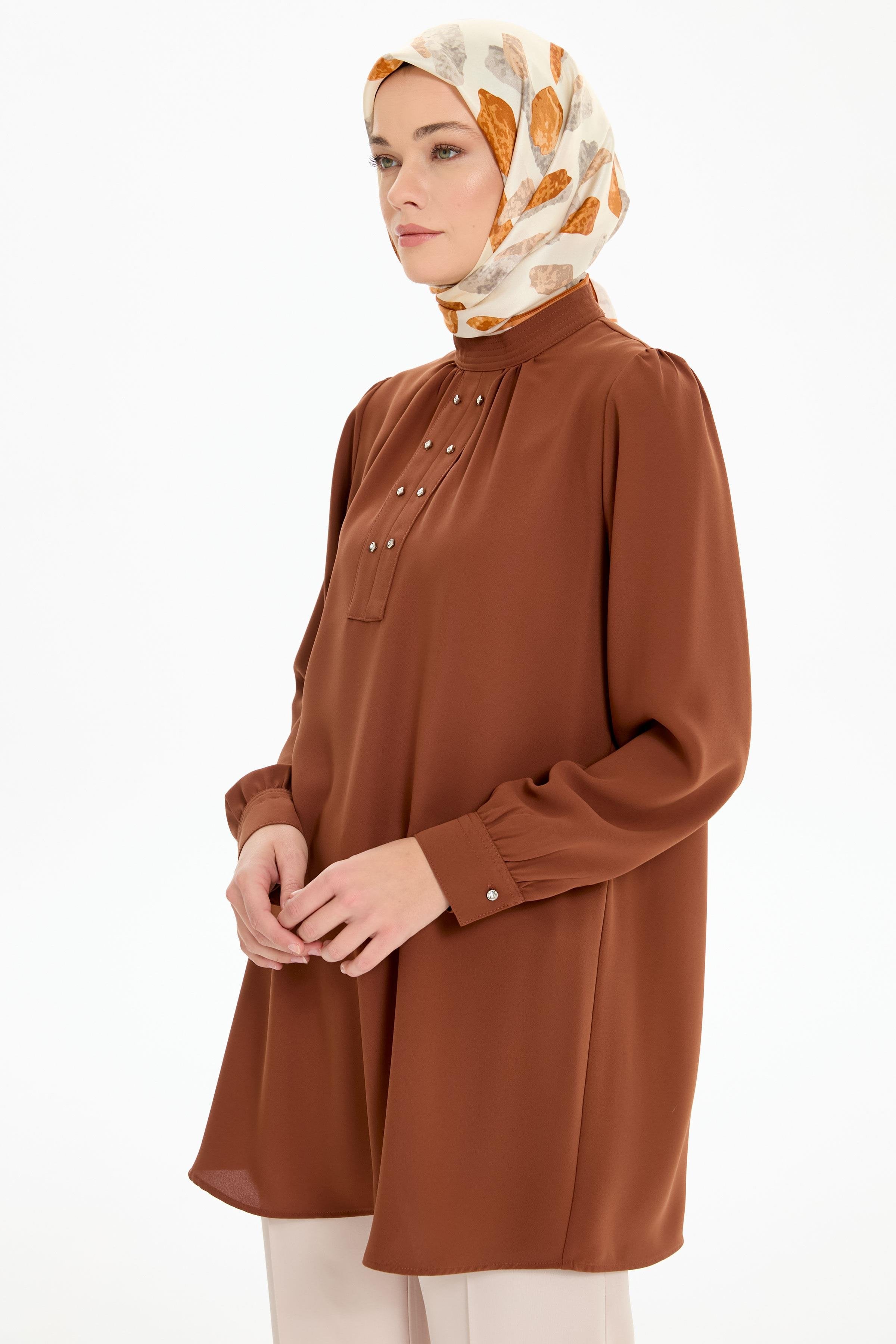 Büzgü Detaylı Yaka Dikişli Tunik - Kahve TUGBA