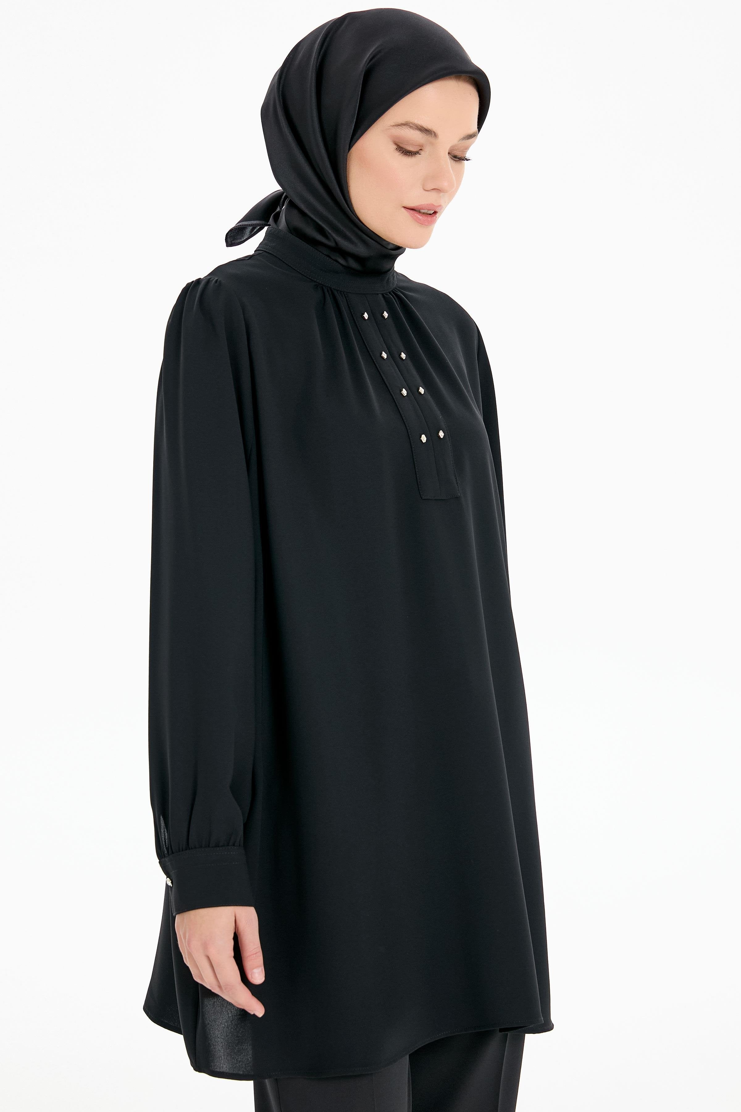 Büzgü Detaylı Yaka Dikişli Tunik - Siyah TUGBA