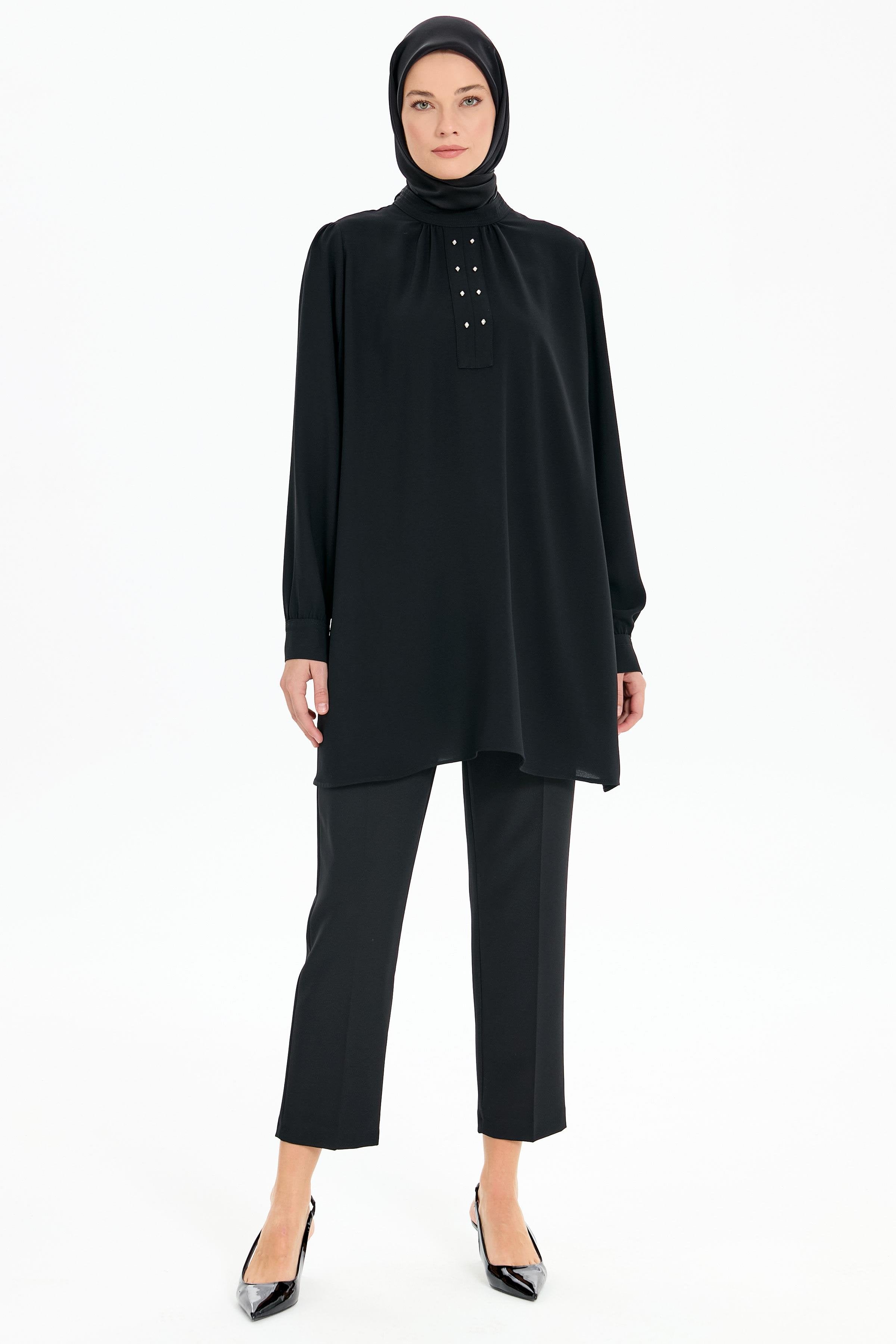 Büzgü Detaylı Yaka Dikişli Tunik - Siyah TUGBA