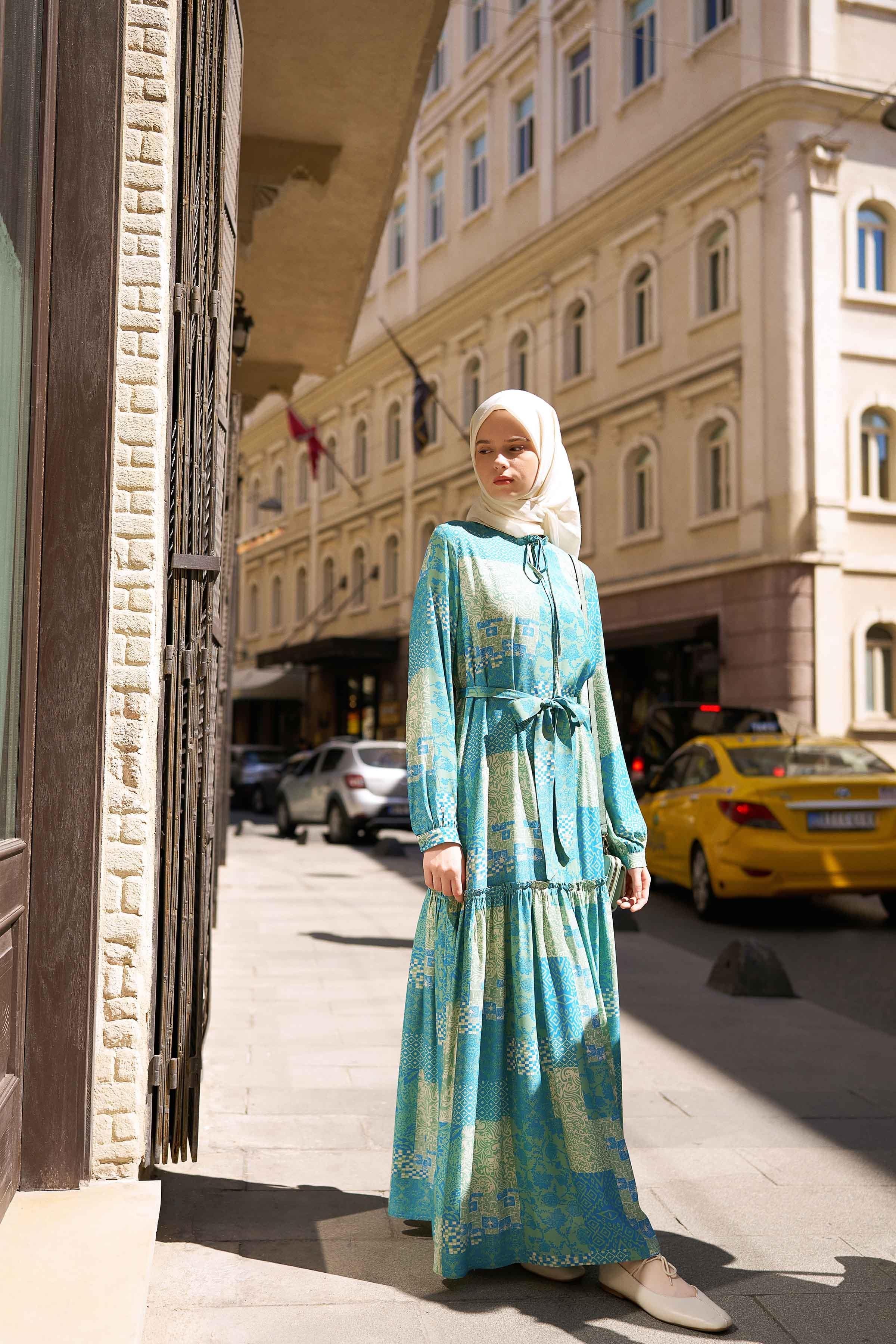 Büzgü Fırfır Detaylı Kuşaklı Elbise - Mint TUGBA