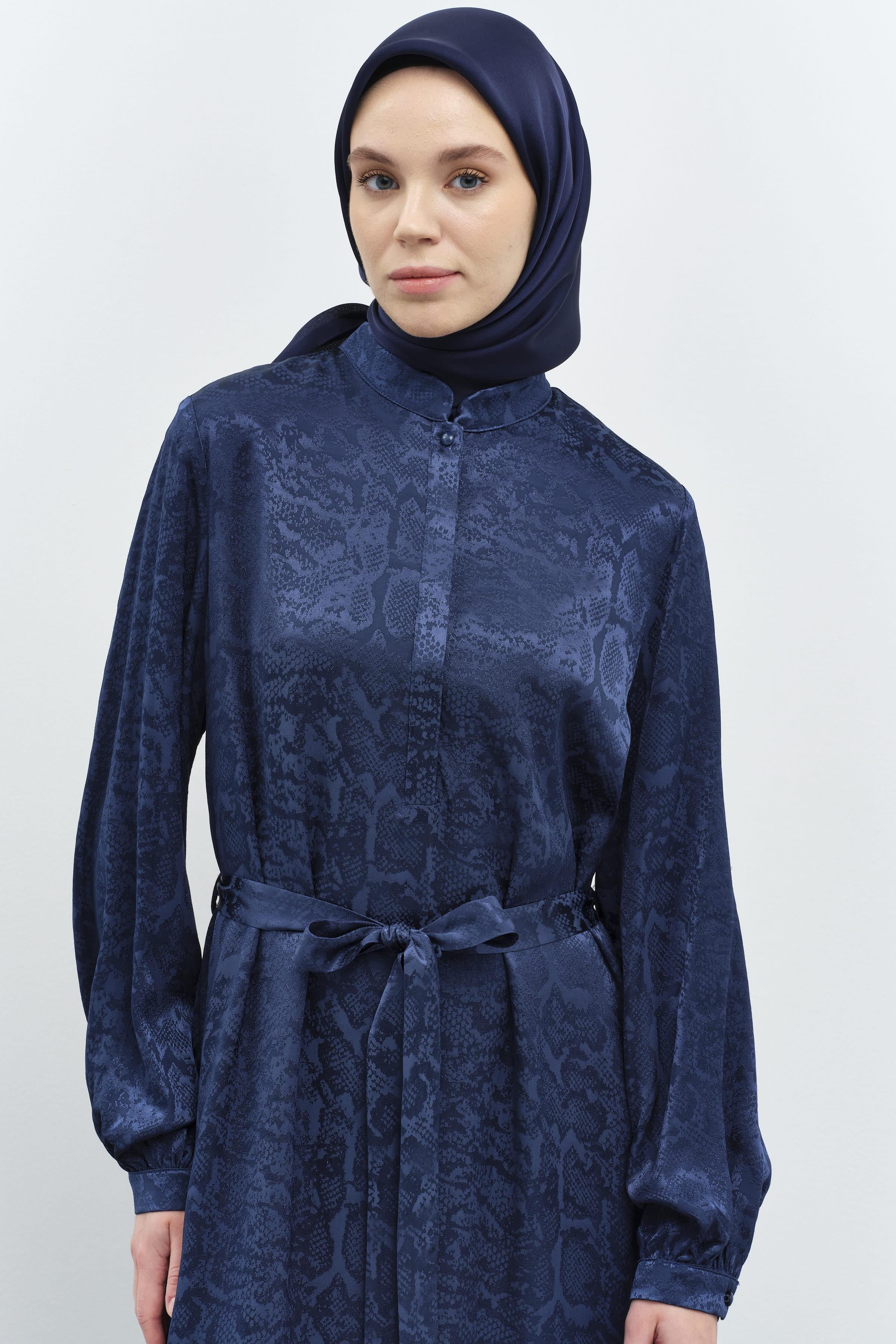 Büzgülü Beli Kuşaklı Elbise - İndigo TUGBA