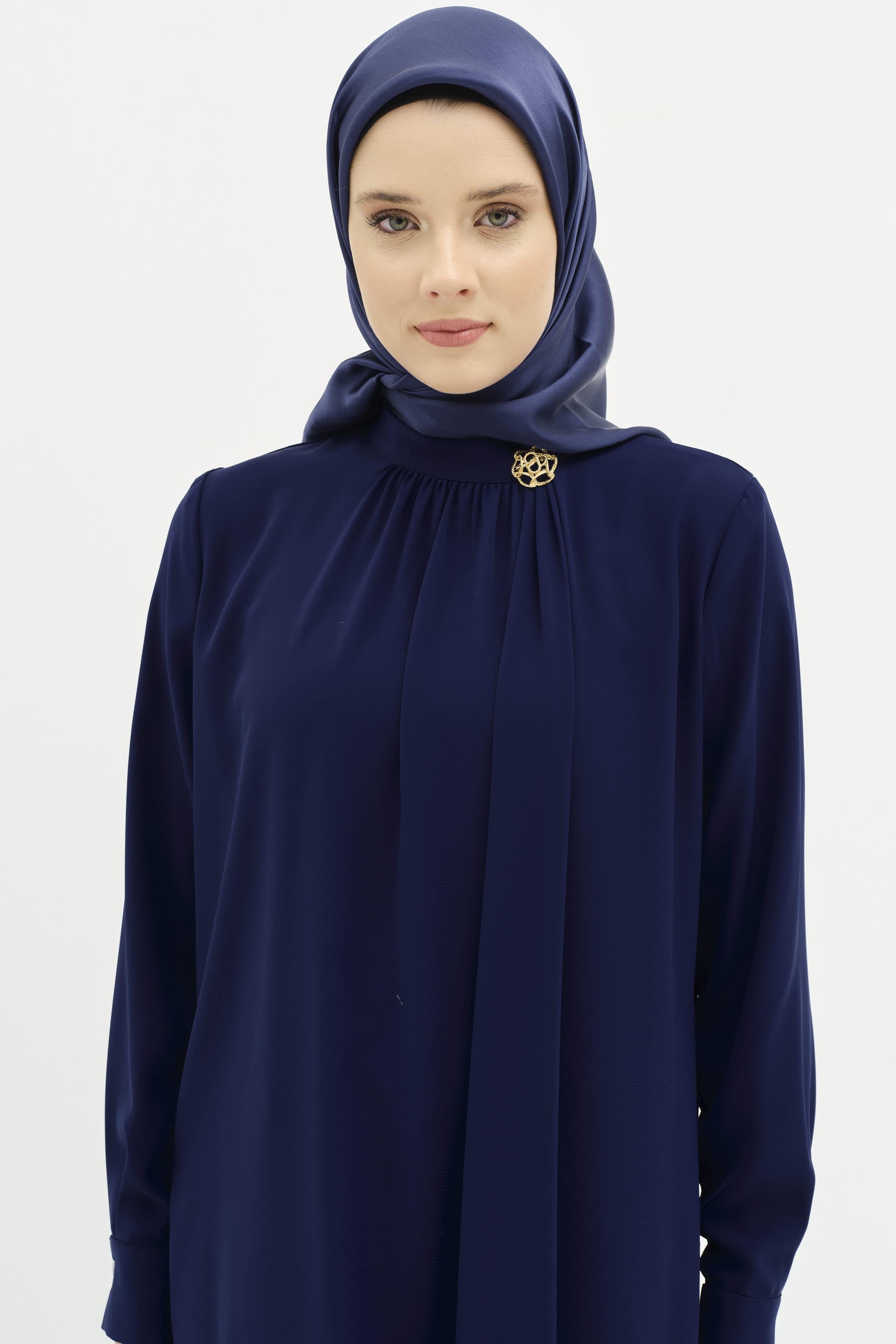 Büzgülü Broş Detaylı Asimetrik Tunik - Lacivert TUGBA