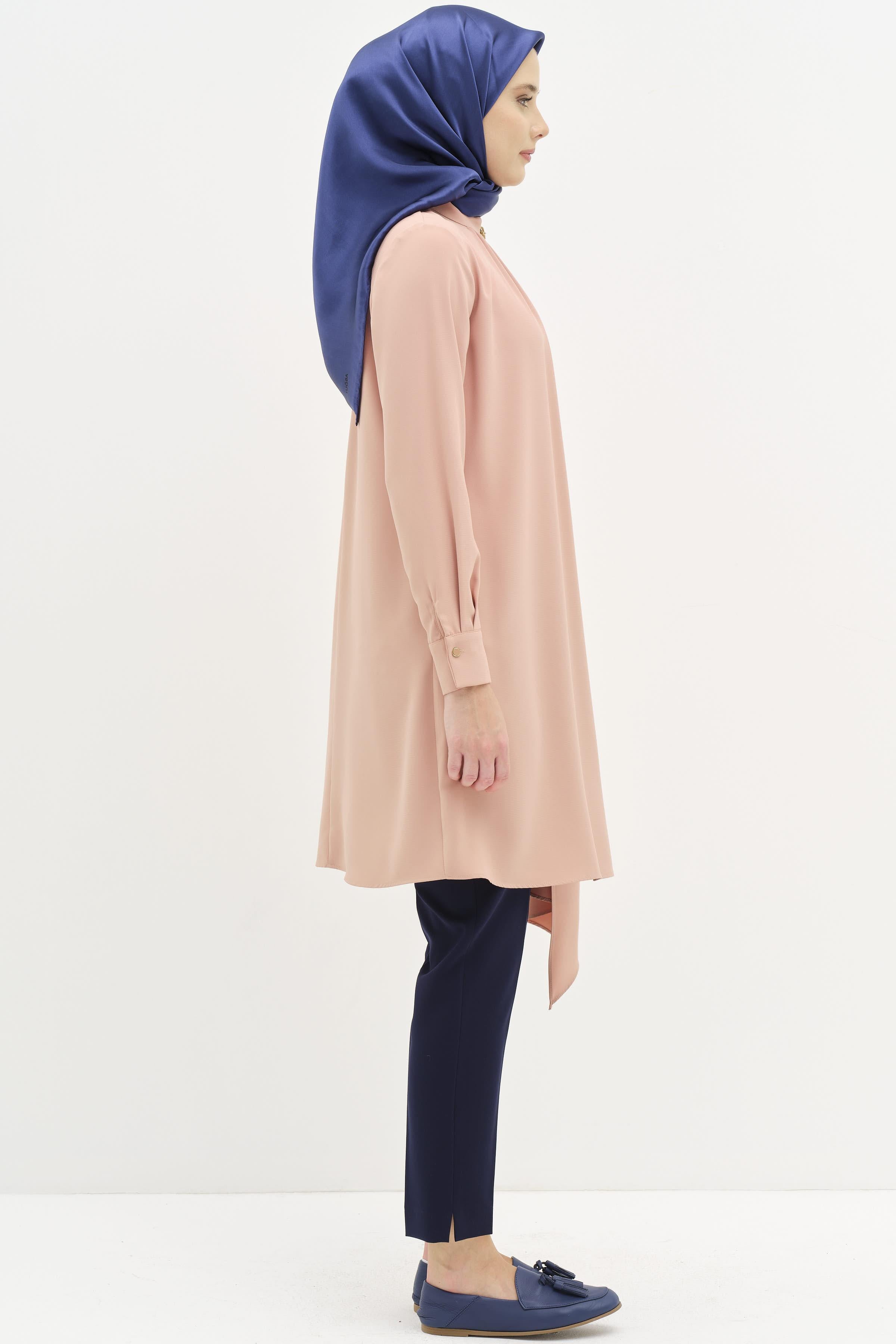 Büzgülü Broş Detaylı Asimetrik Tunik - Pudra TUGBA