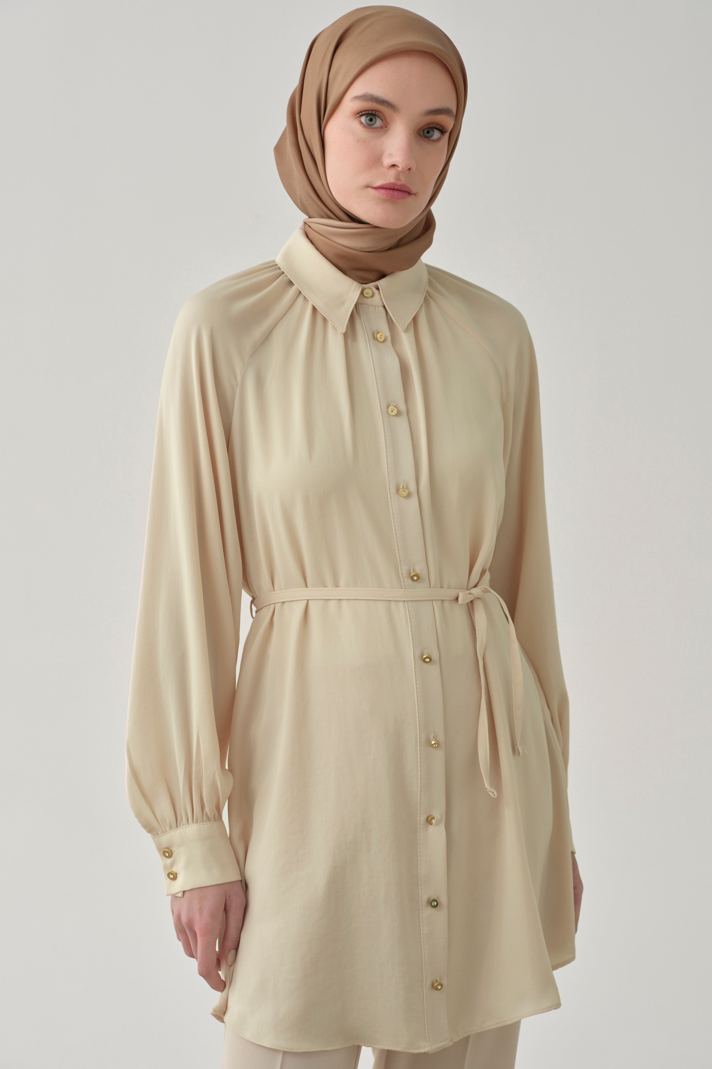 Büzgülü Çift Kat Kemerli Tunik - Taş TUGBA