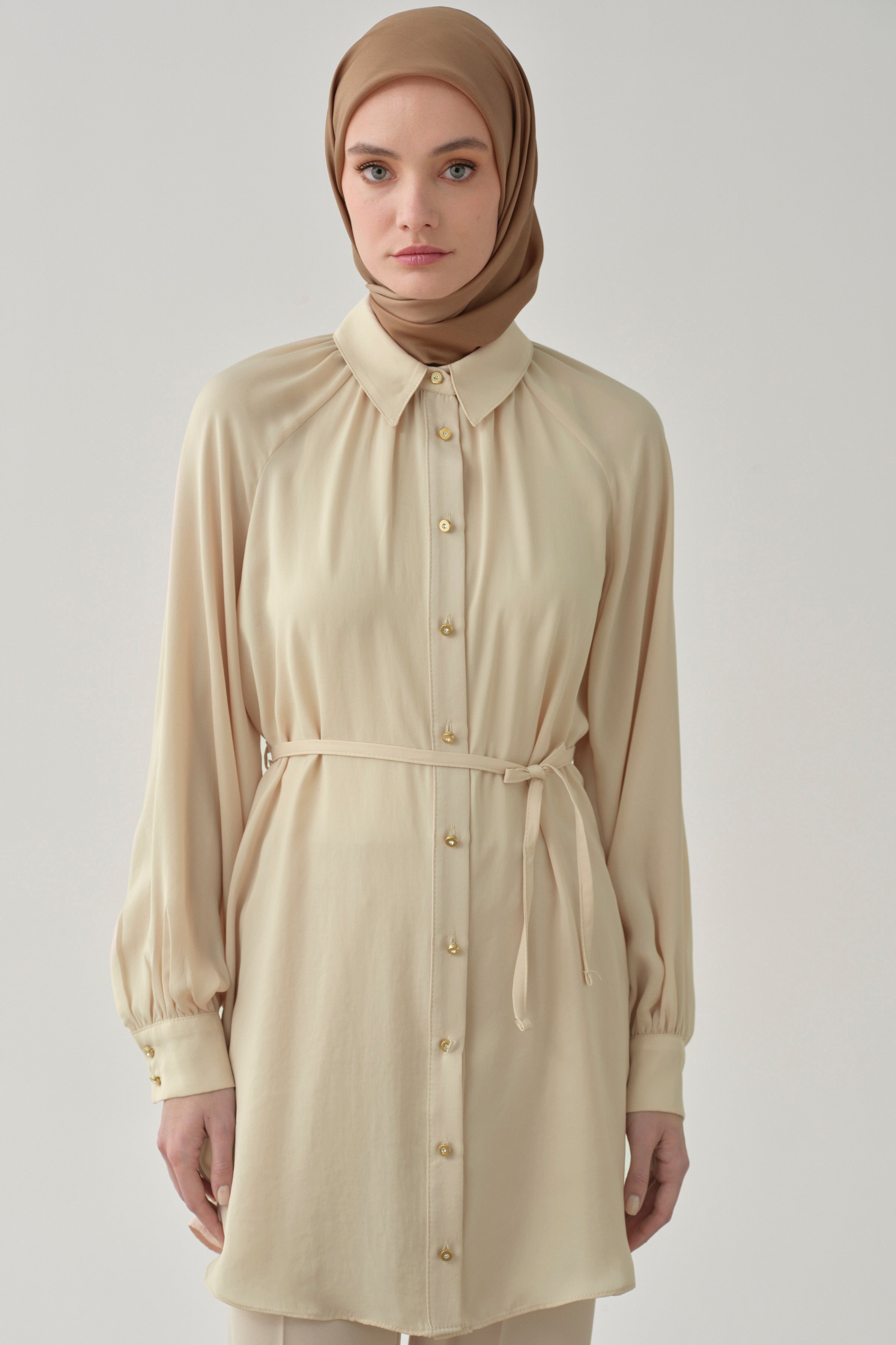 Büzgülü Çift Kat Kemerli Tunik - Taş TUGBA