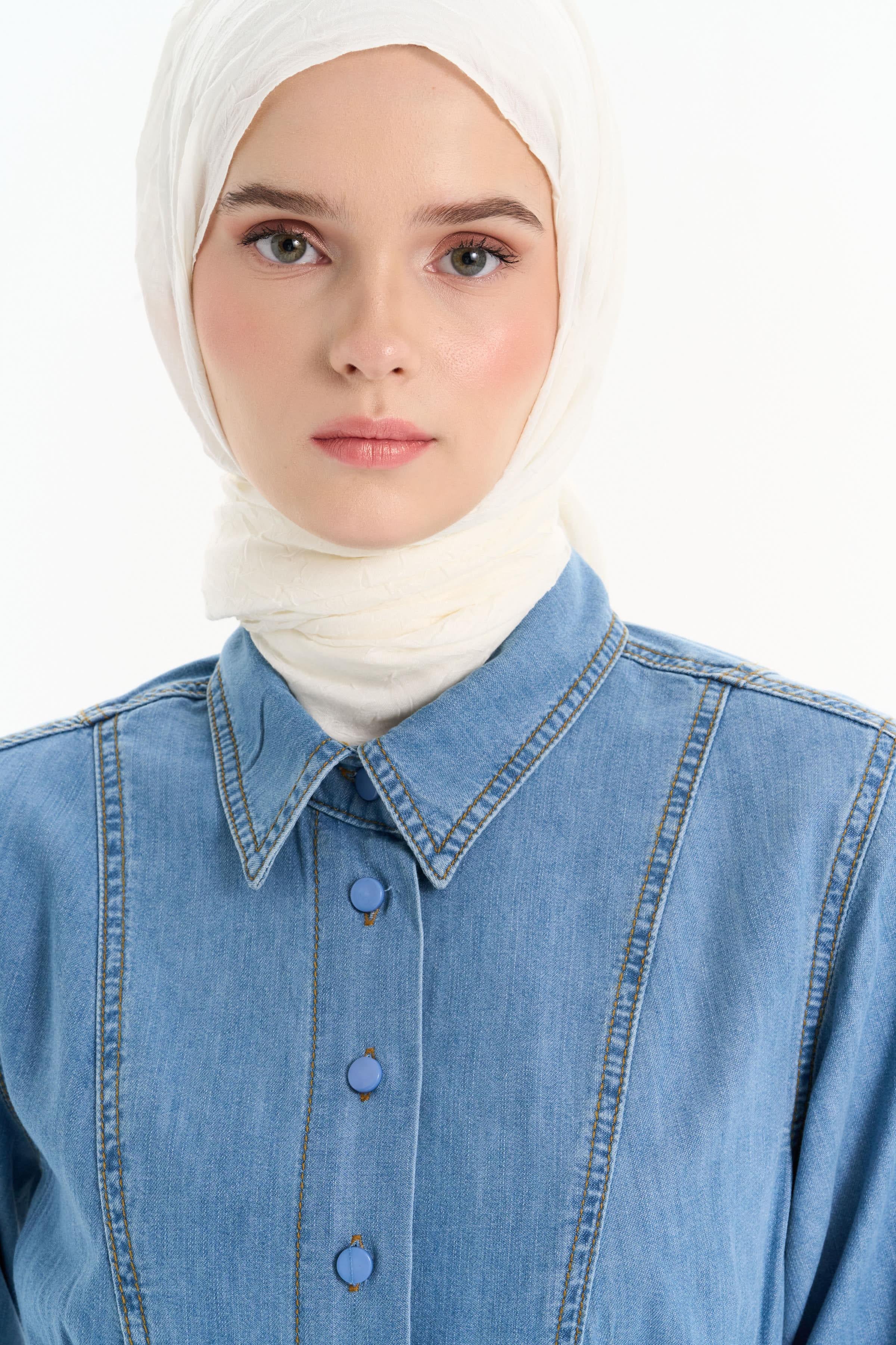 Büzgülü Denim Elbise - Açık Mavi TUGBA