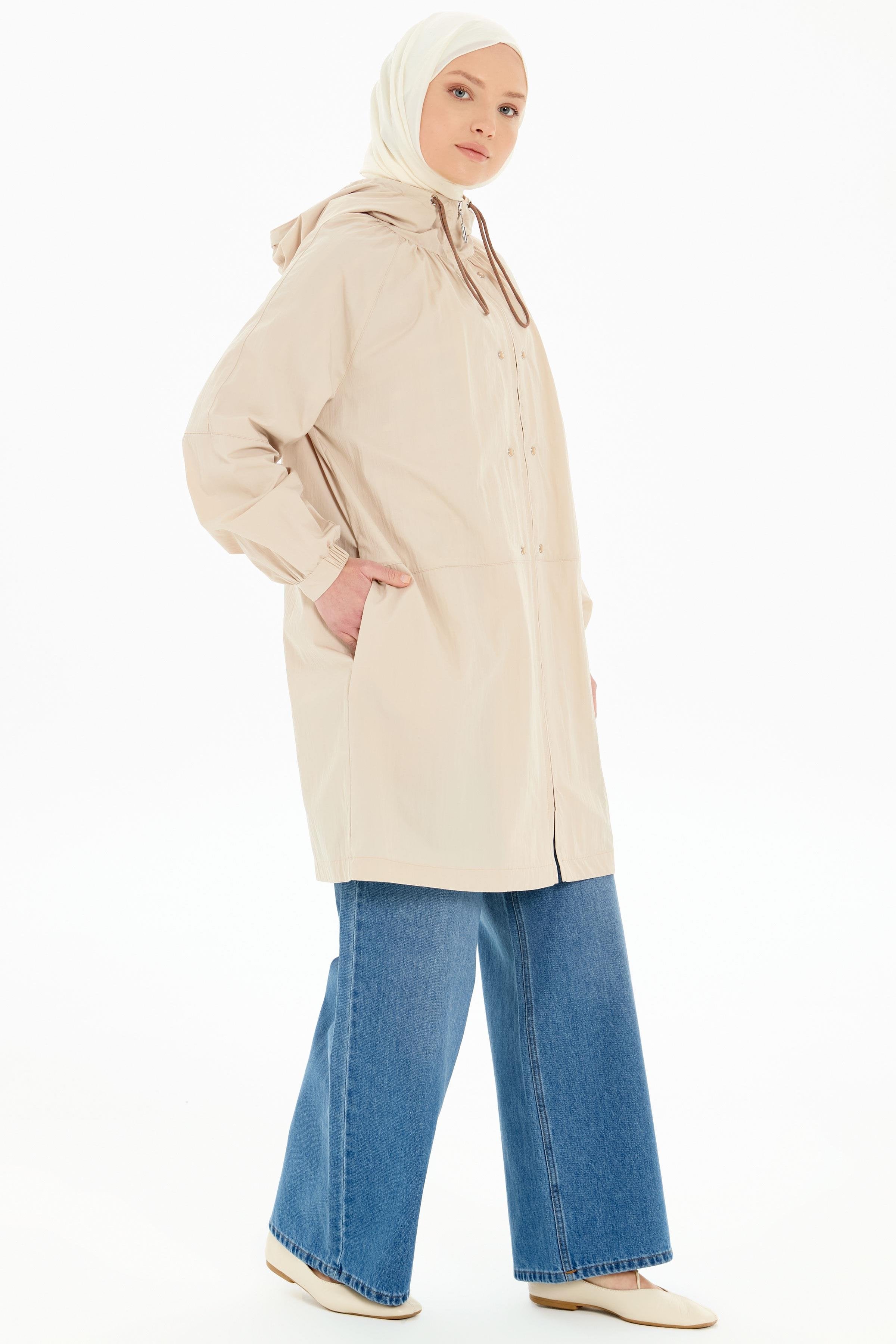 Büzgülü Fermuar Kapamalı Yağmurluk - Bej TUGBA