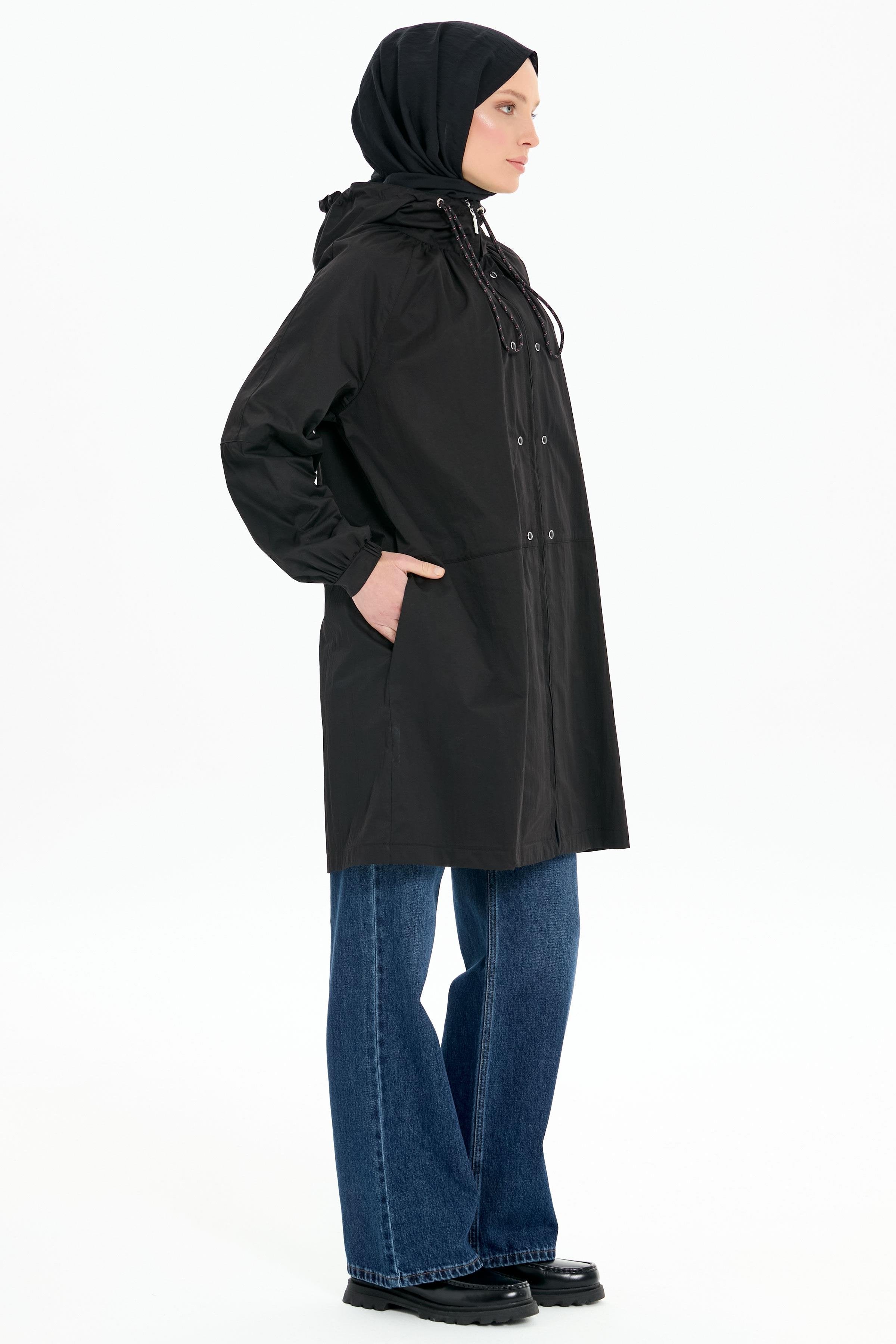 Büzgülü Fermuar Kapamalı Yağmurluk - Siyah TUGBA