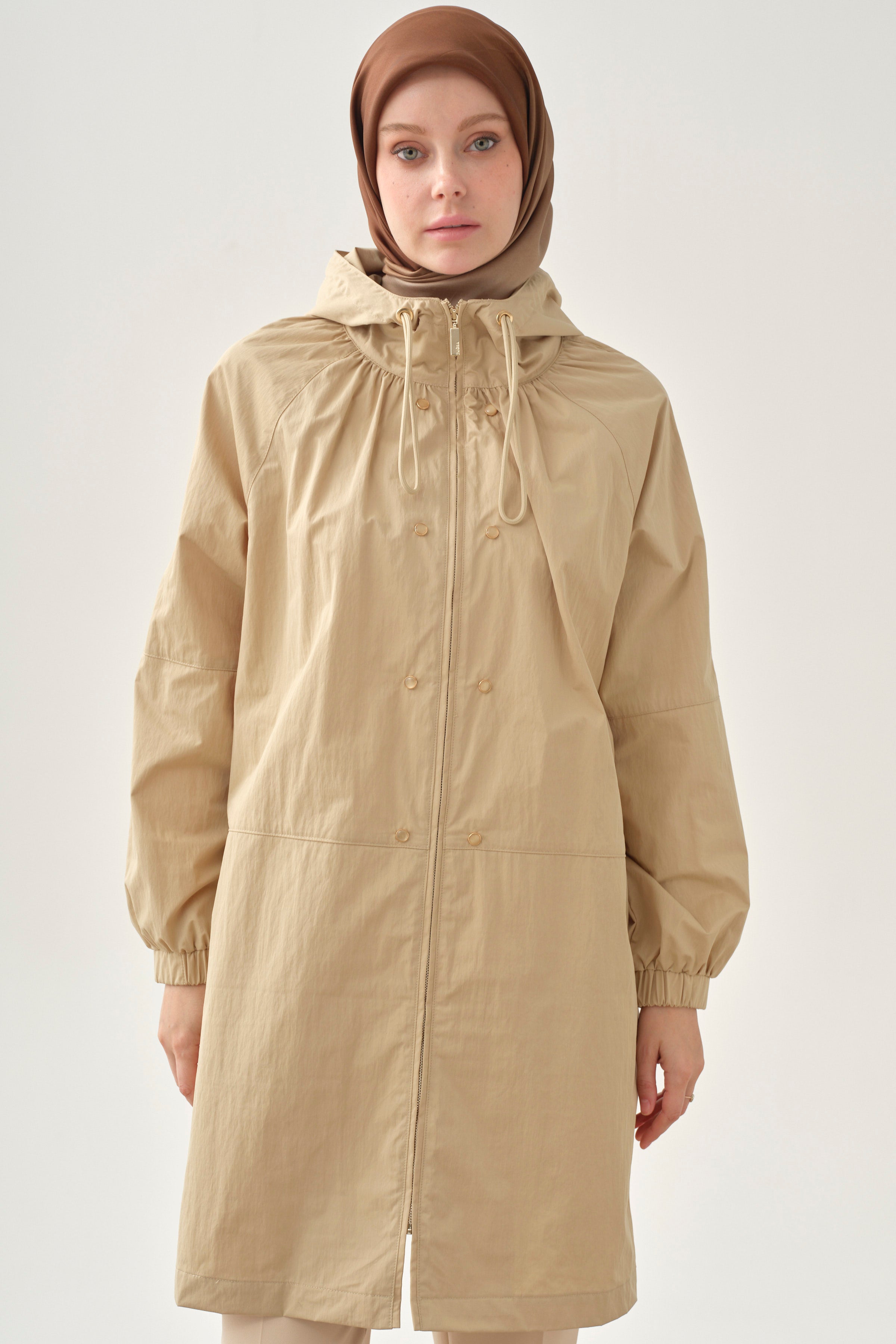 Büzgülü Fermuar Kapamalı Yağmurluk - Taş TUGBA