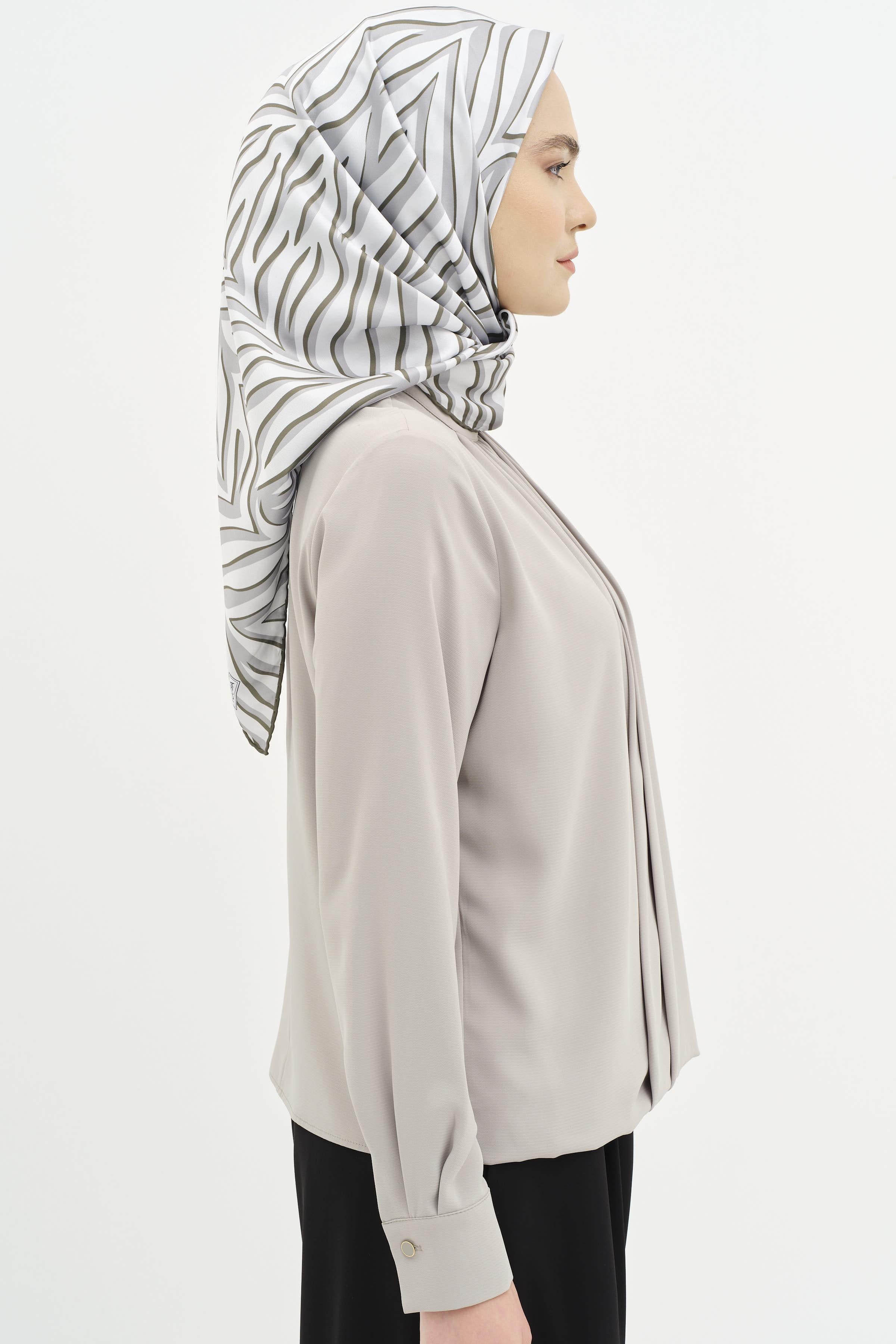 Büzgülü Hakim Yakalı Bluz - Olive TUGBA