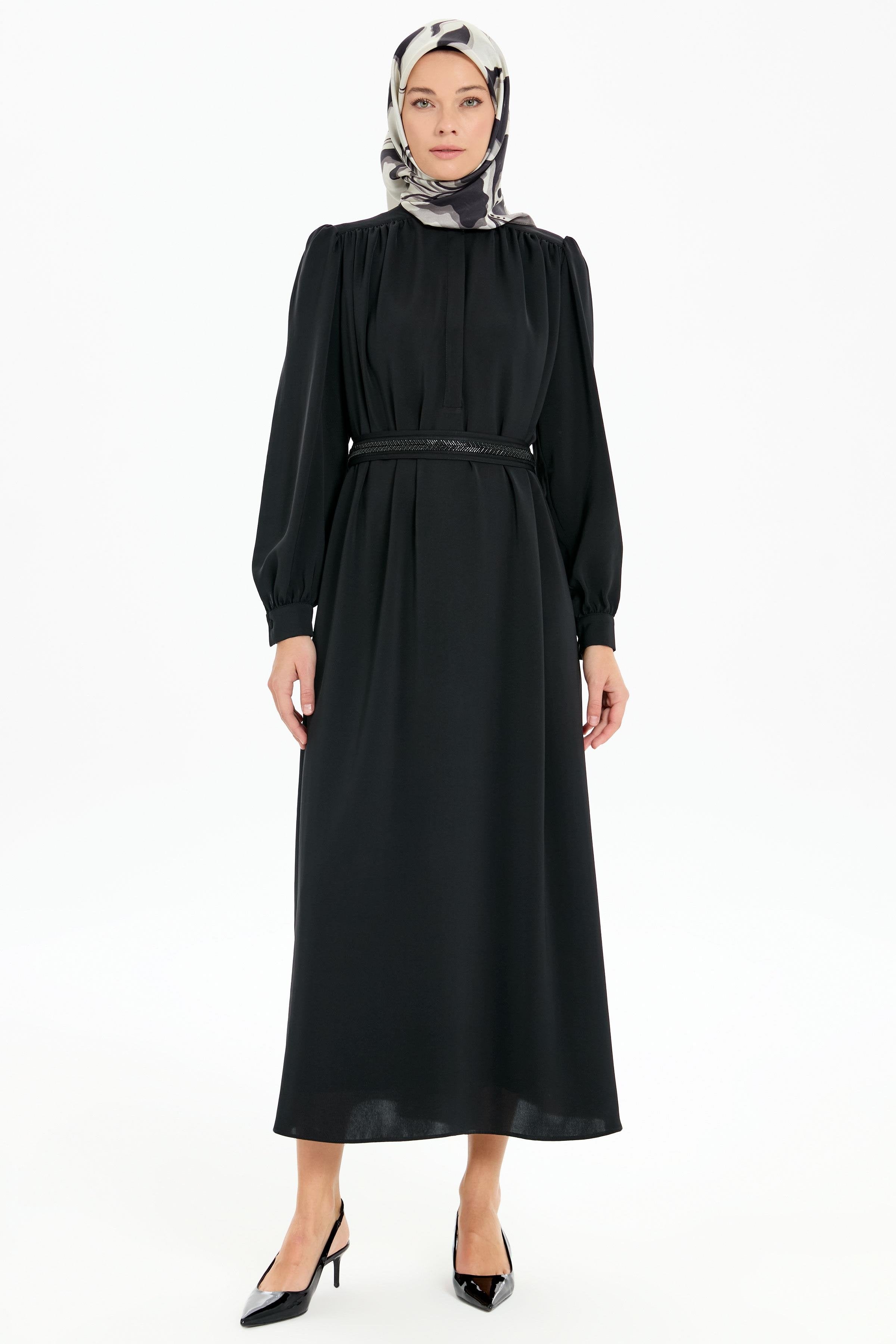 Büzgülü İşleme Kemerli Elbise - Siyah TUGBA