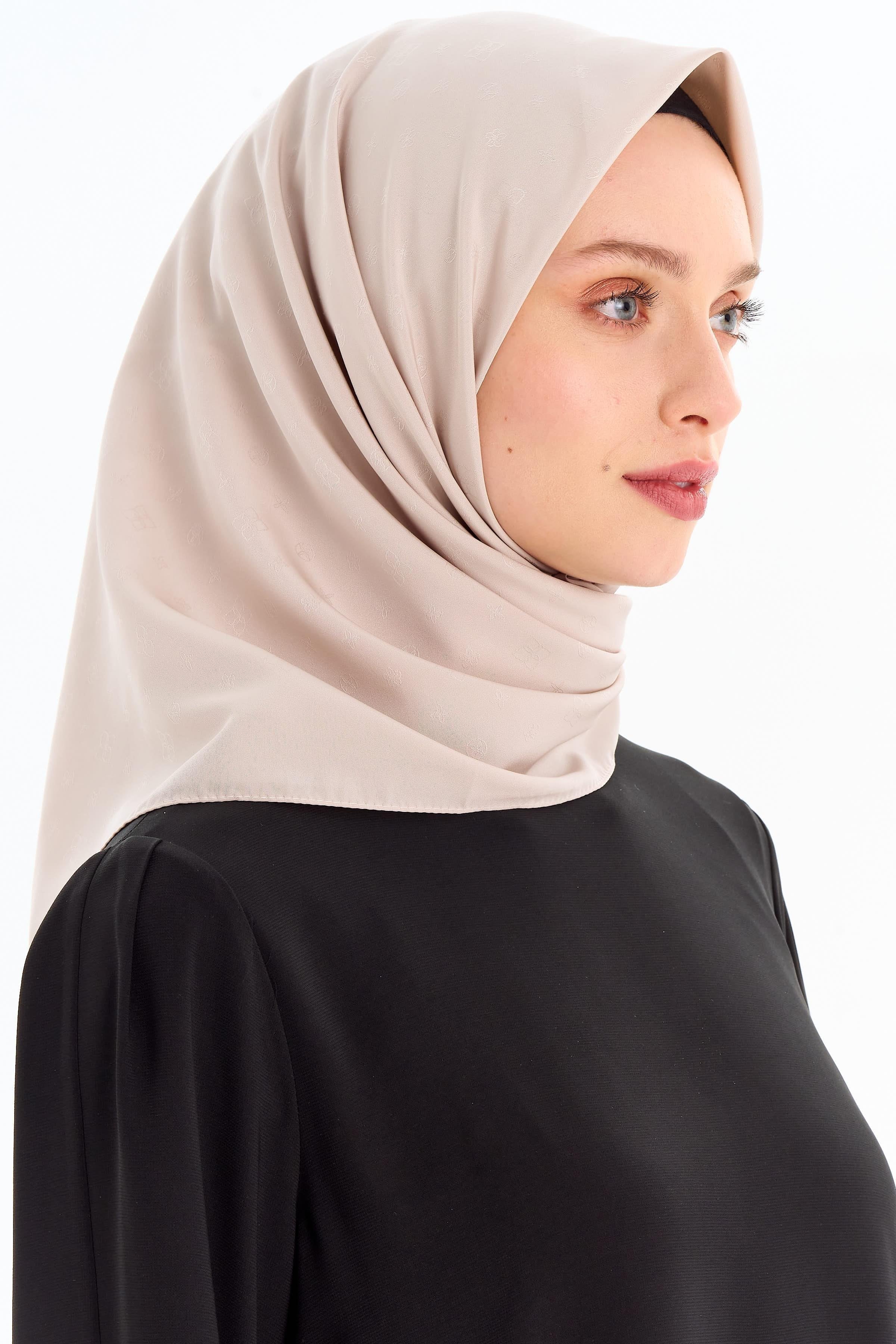 Capri Eşarp - Taş TUGBA