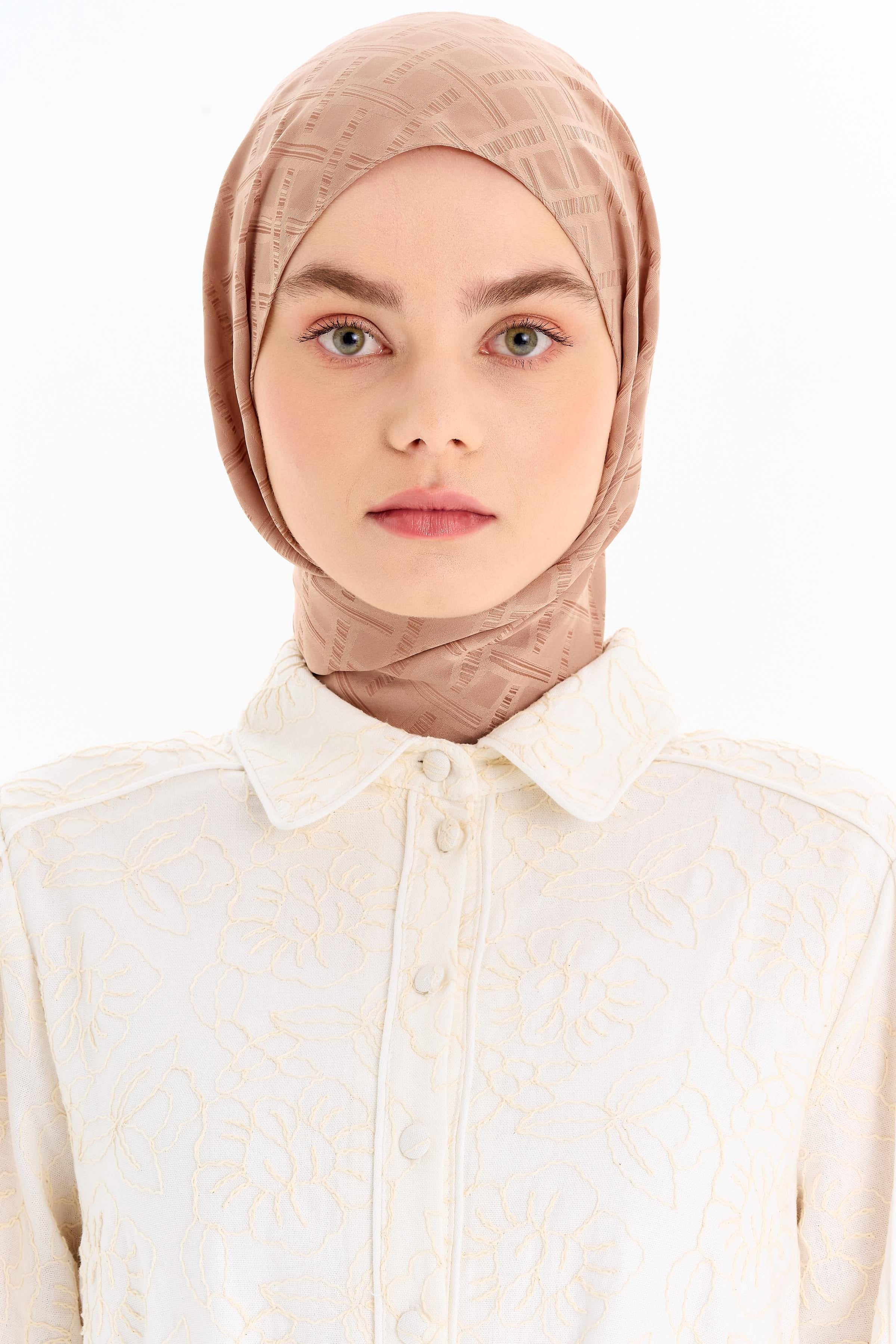 Kare Desen Capri Şal - Açık Kahve TUGBA