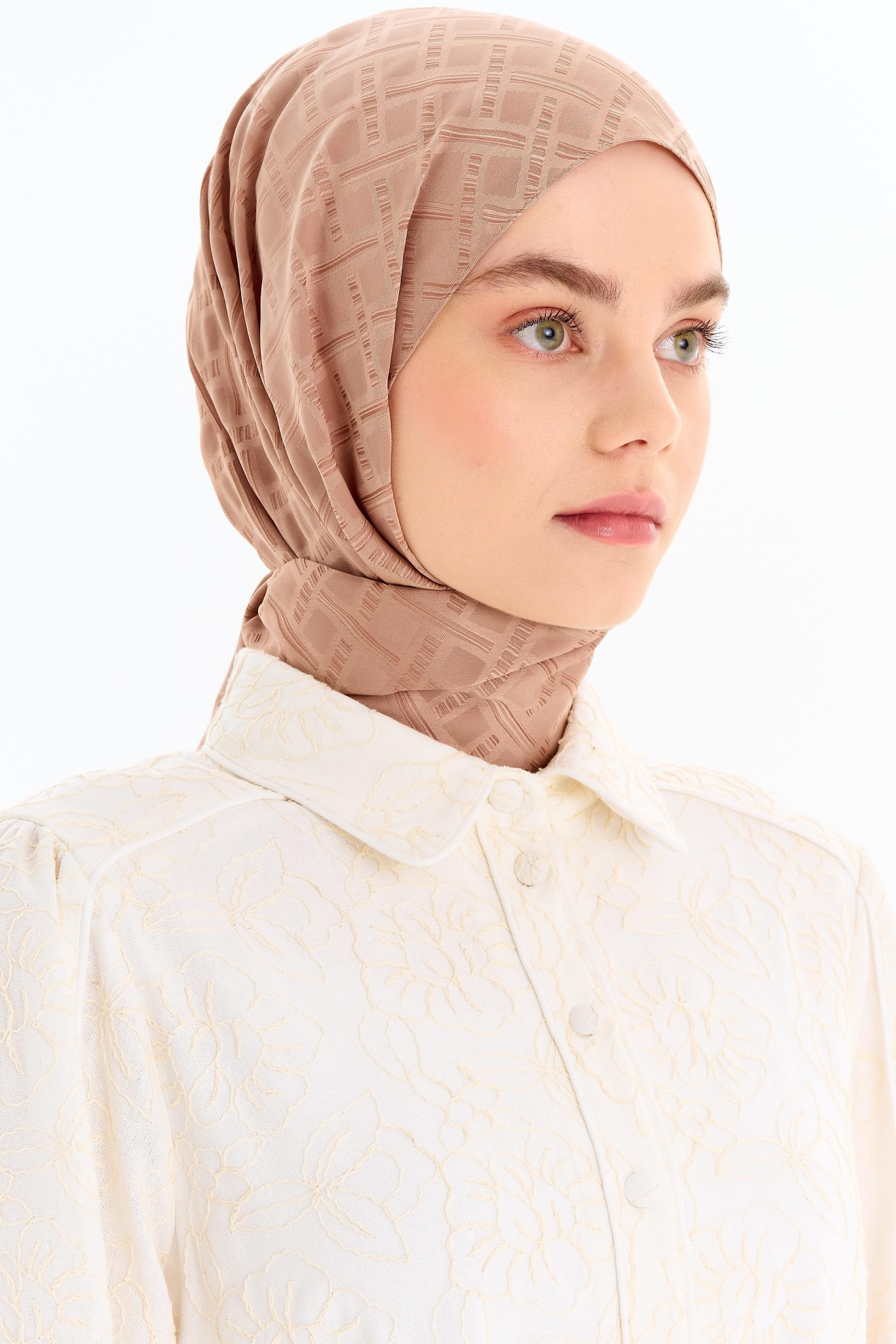 Kare Desen Capri Şal - Açık Kahve TUGBA