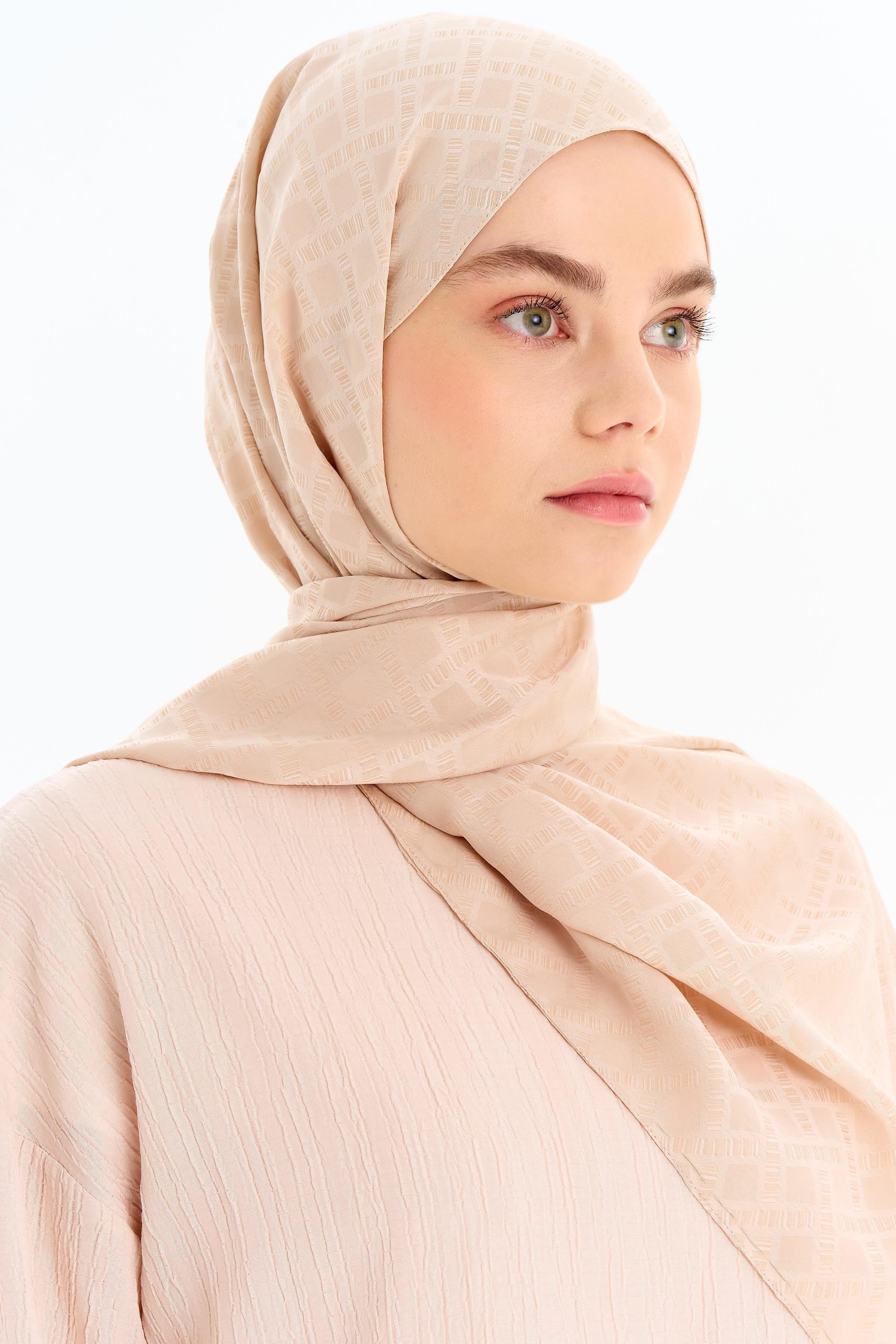 Kare Desen Capri Şal - Bej TUGBA