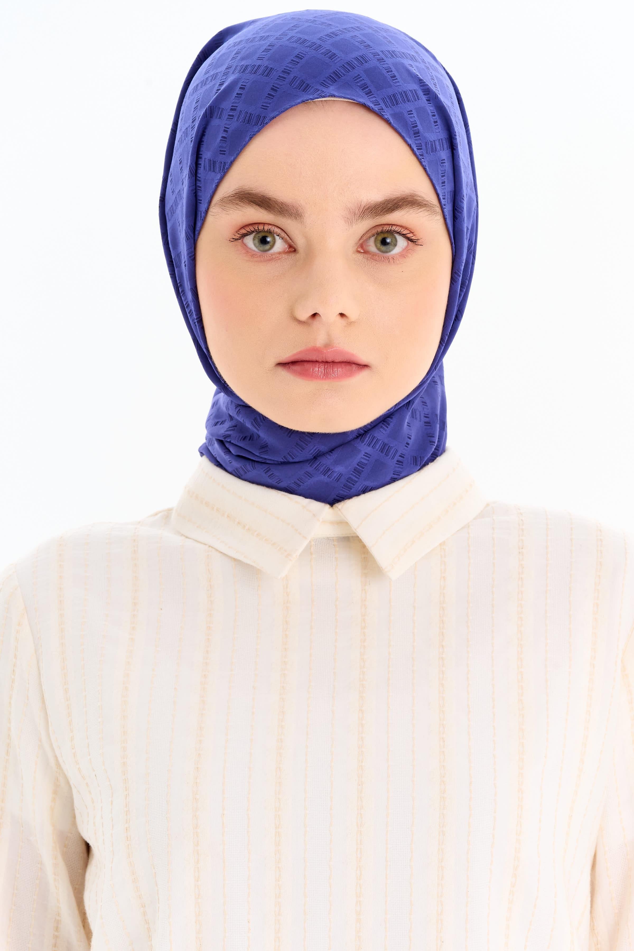 Kare Desen Capri Şal - Havacı TUGBA