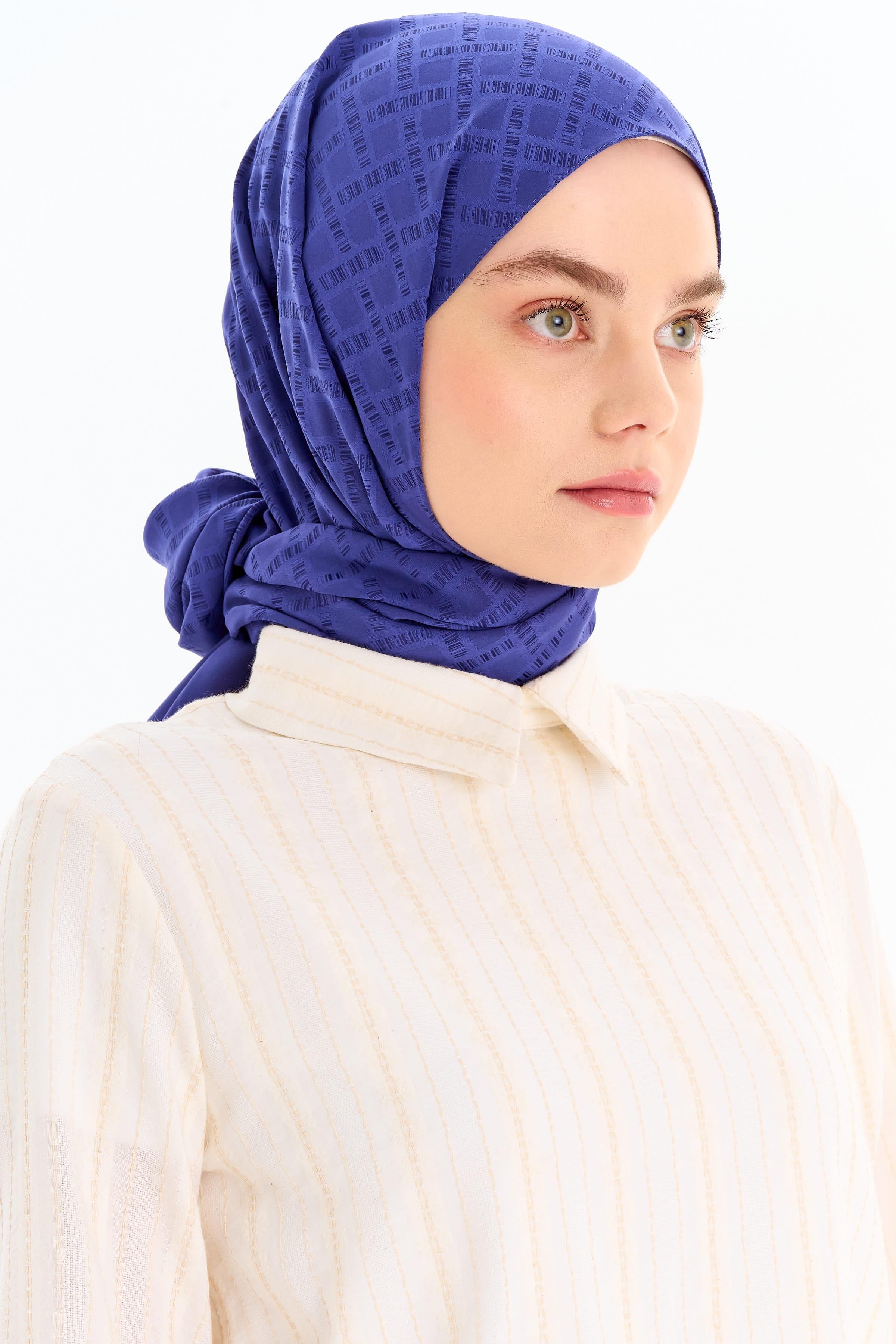 Kare Desen Capri Şal - Havacı TUGBA