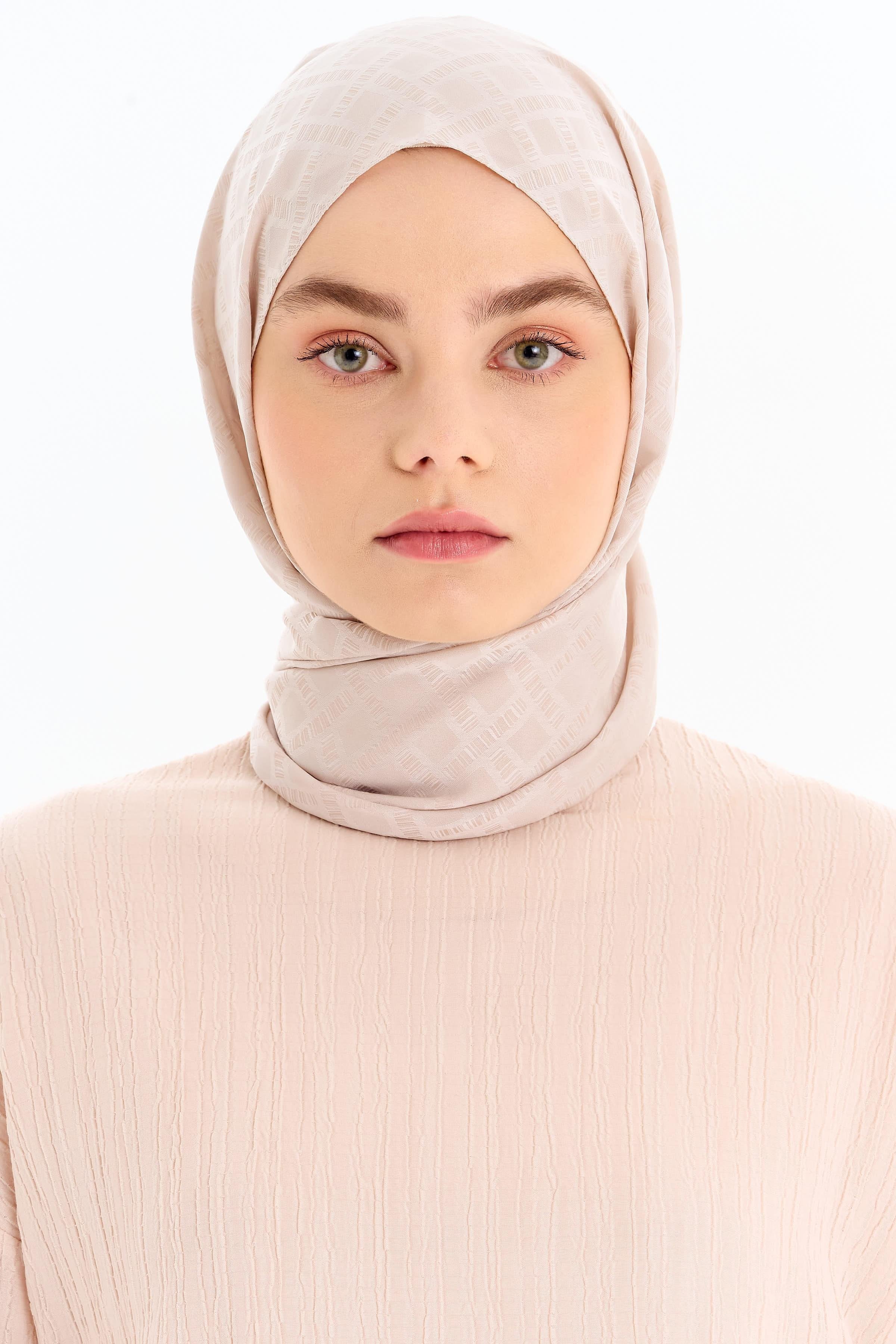 Kare Desen Capri Şal - Taş TUGBA