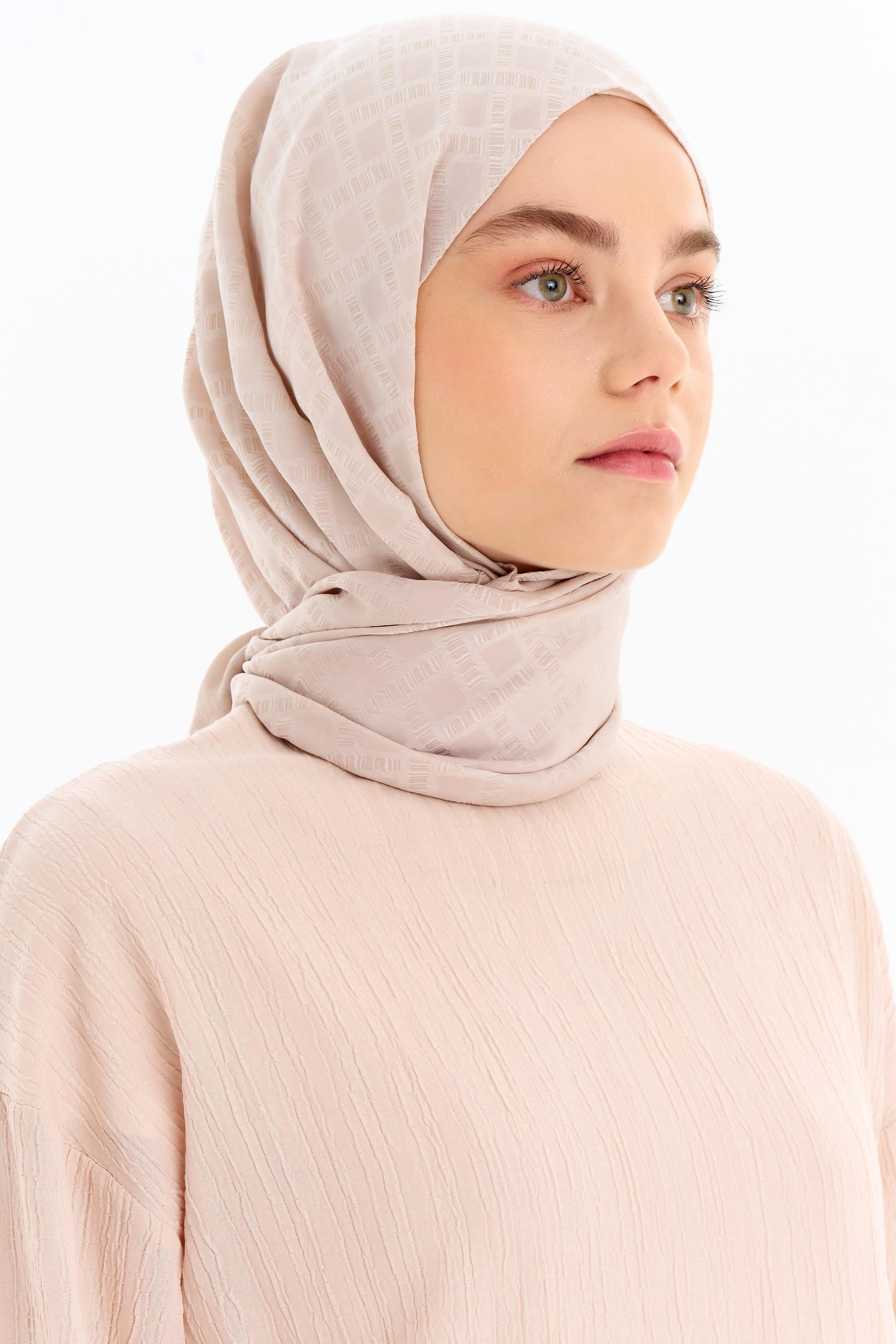 Kare Desen Capri Şal - Taş TUGBA