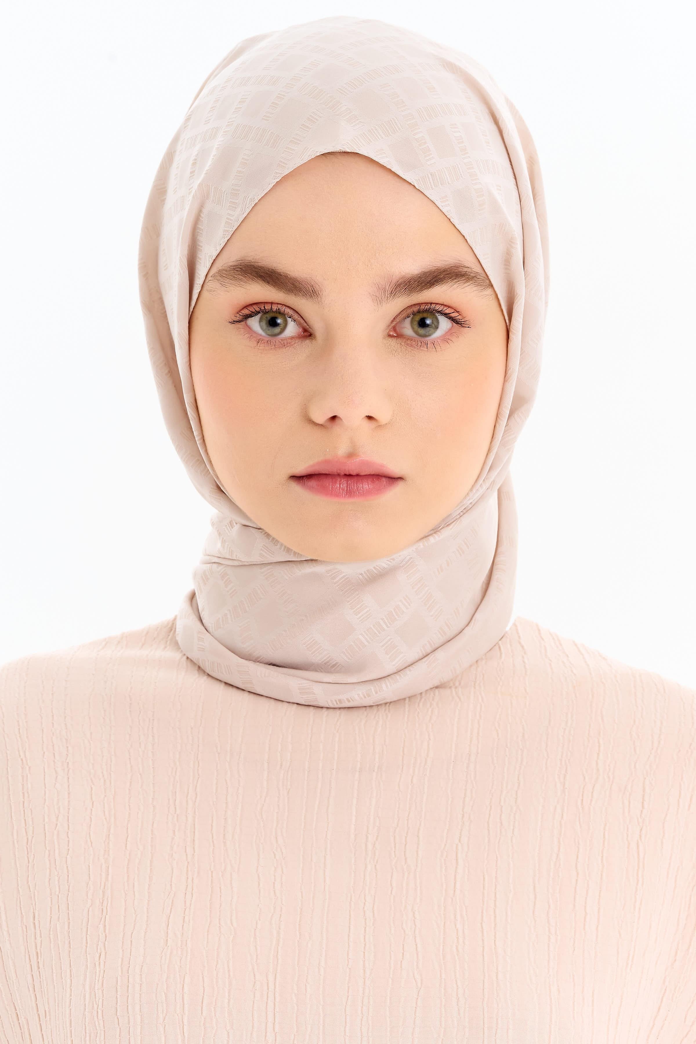 Kare Desen Capri Şal - Taş TUGBA