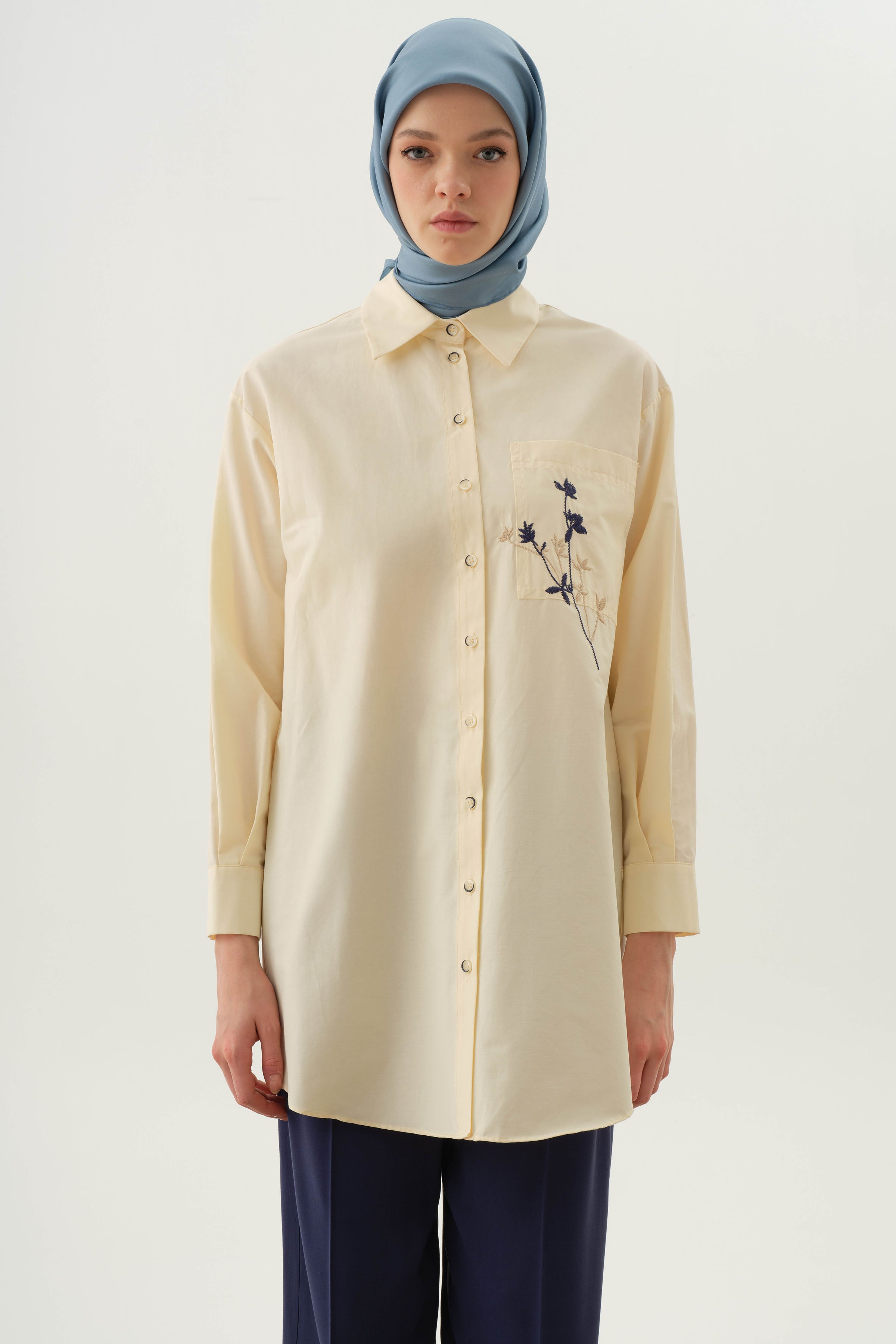 Cep Nakış Detaylı Tunik - Bej - Lacivert TUGBA