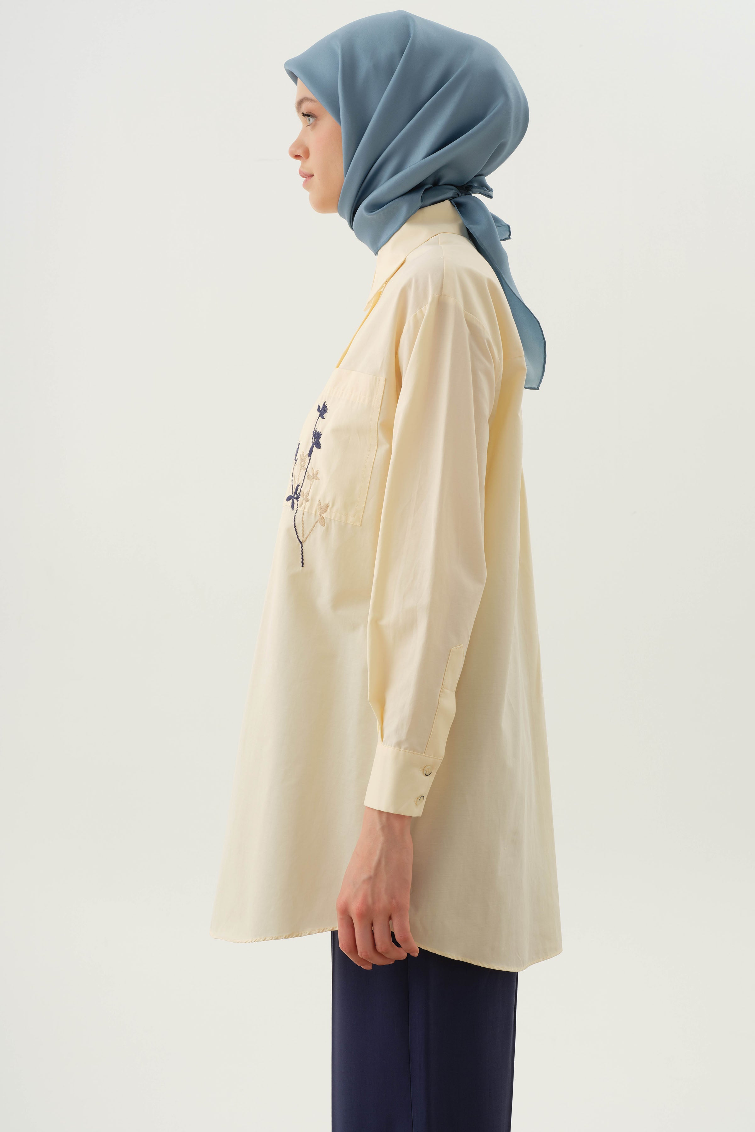 Cep Nakış Detaylı Tunik - Bej - Lacivert TUGBA