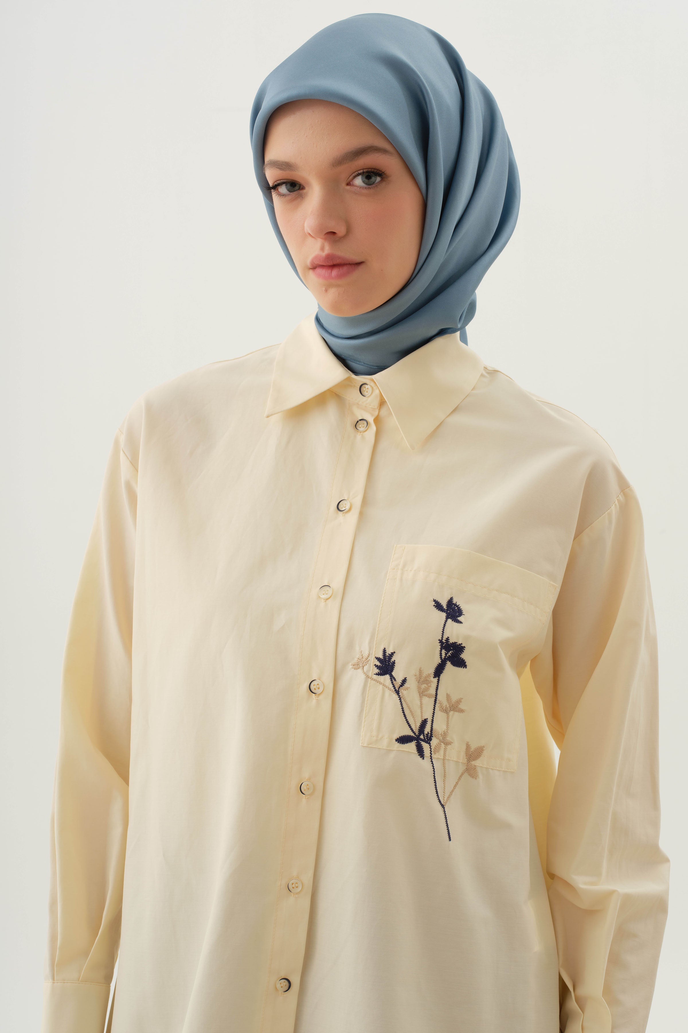 Cep Nakış Detaylı Tunik - Bej - Lacivert TUGBA