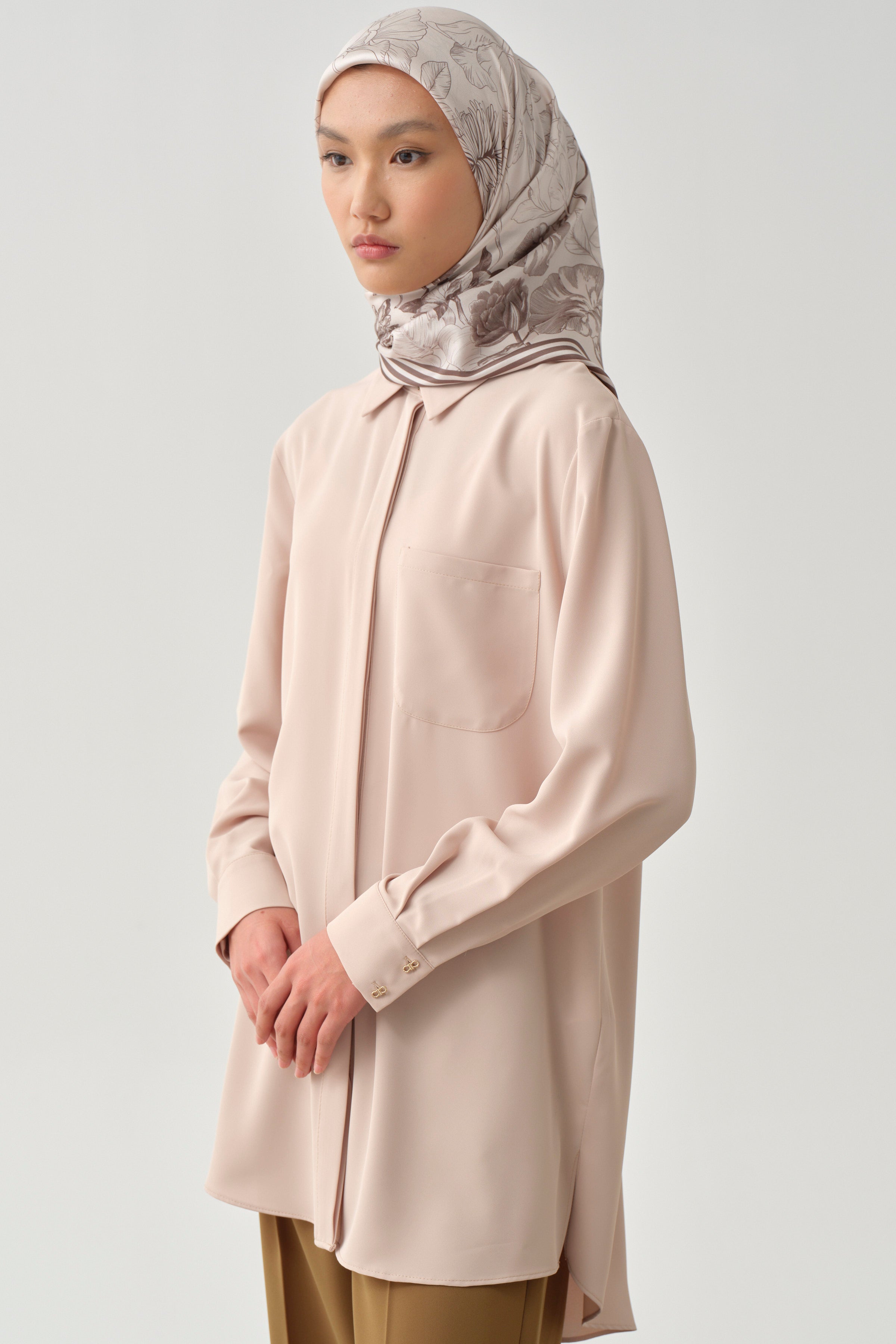 Cepli Düşük Kol Gömlek - Bej TUGBA