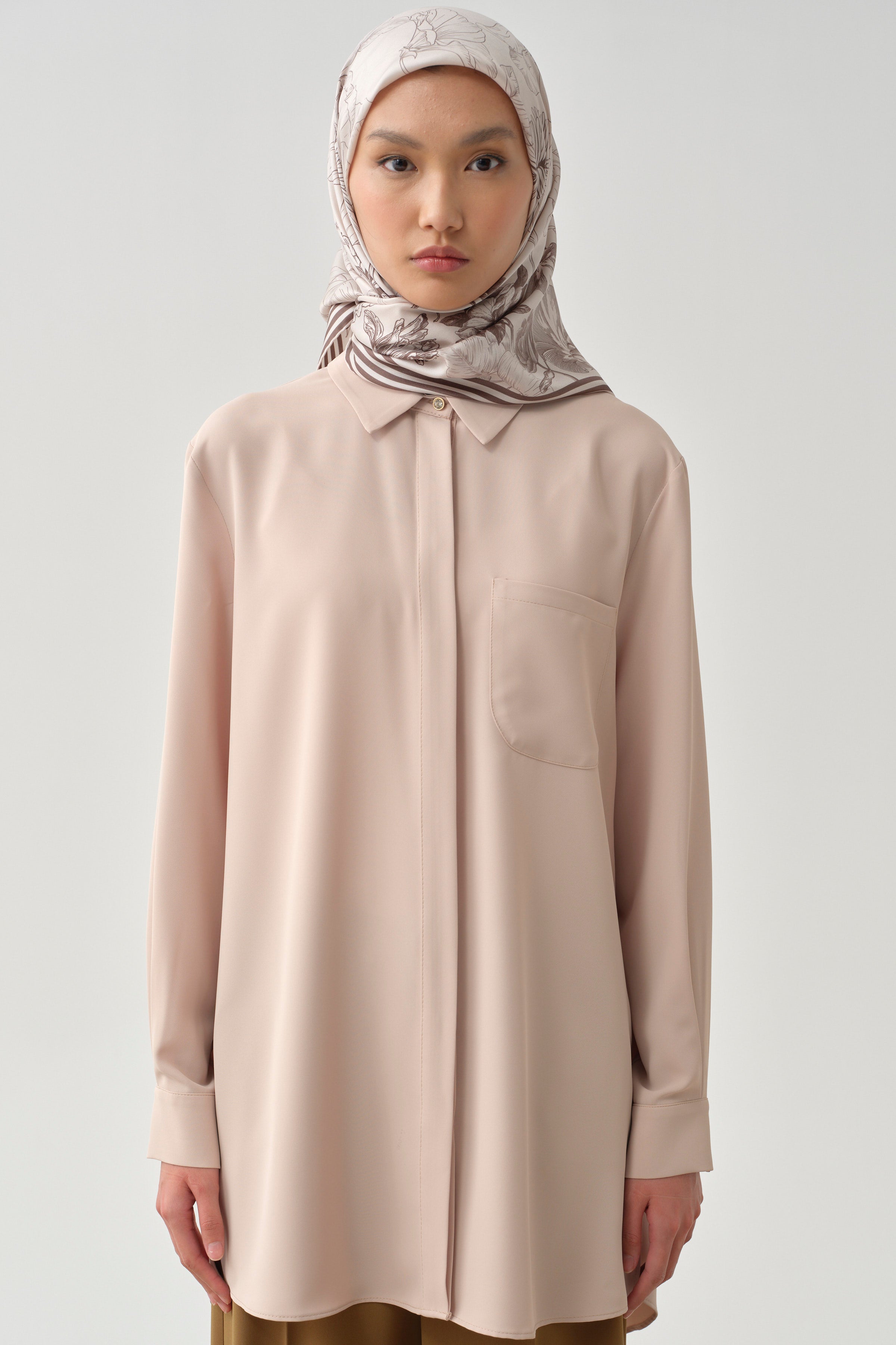 Cepli Düşük Kol Gömlek - Bej TUGBA