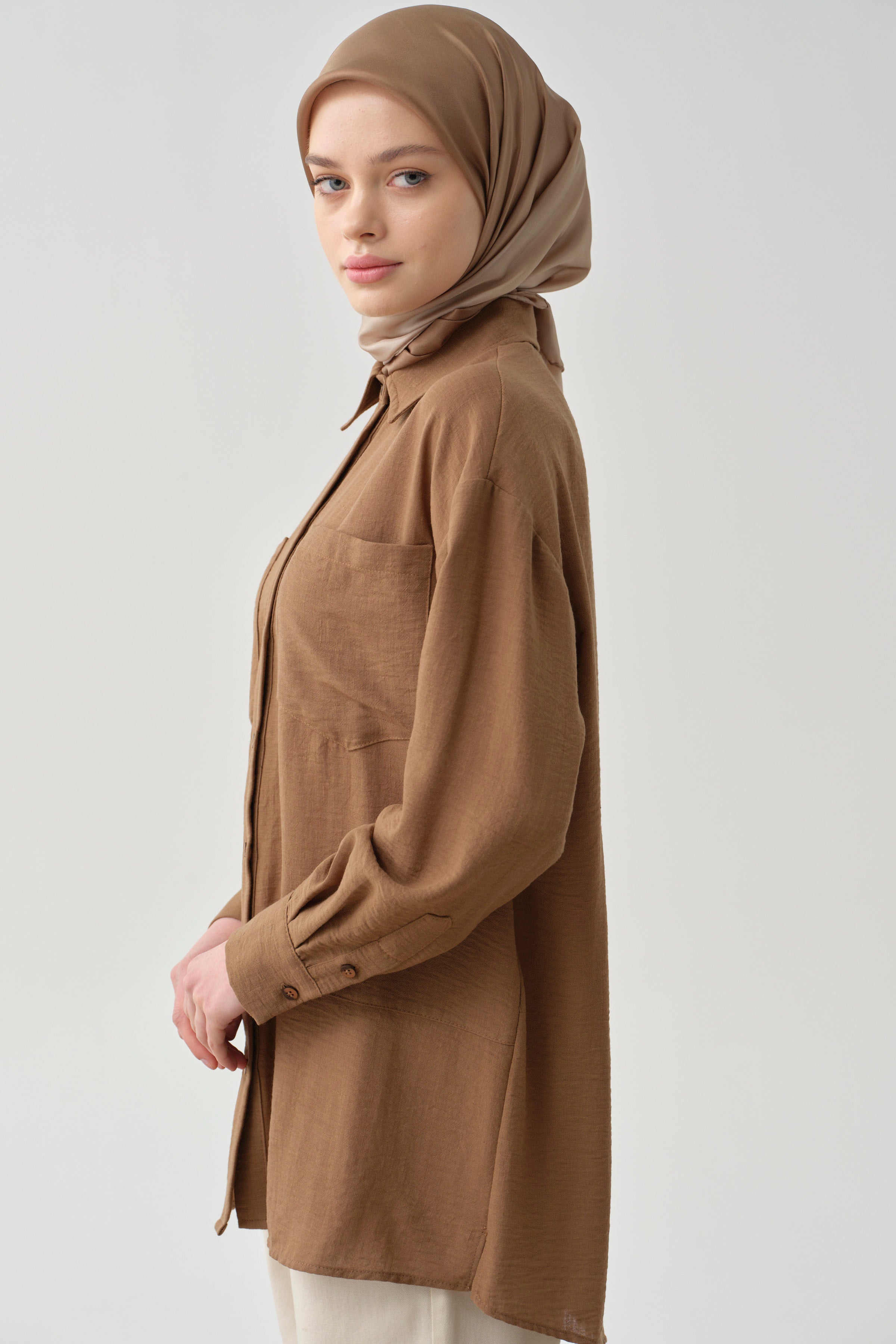 Cepli Kesik Detaylı Tunik - Toprak TUGBA