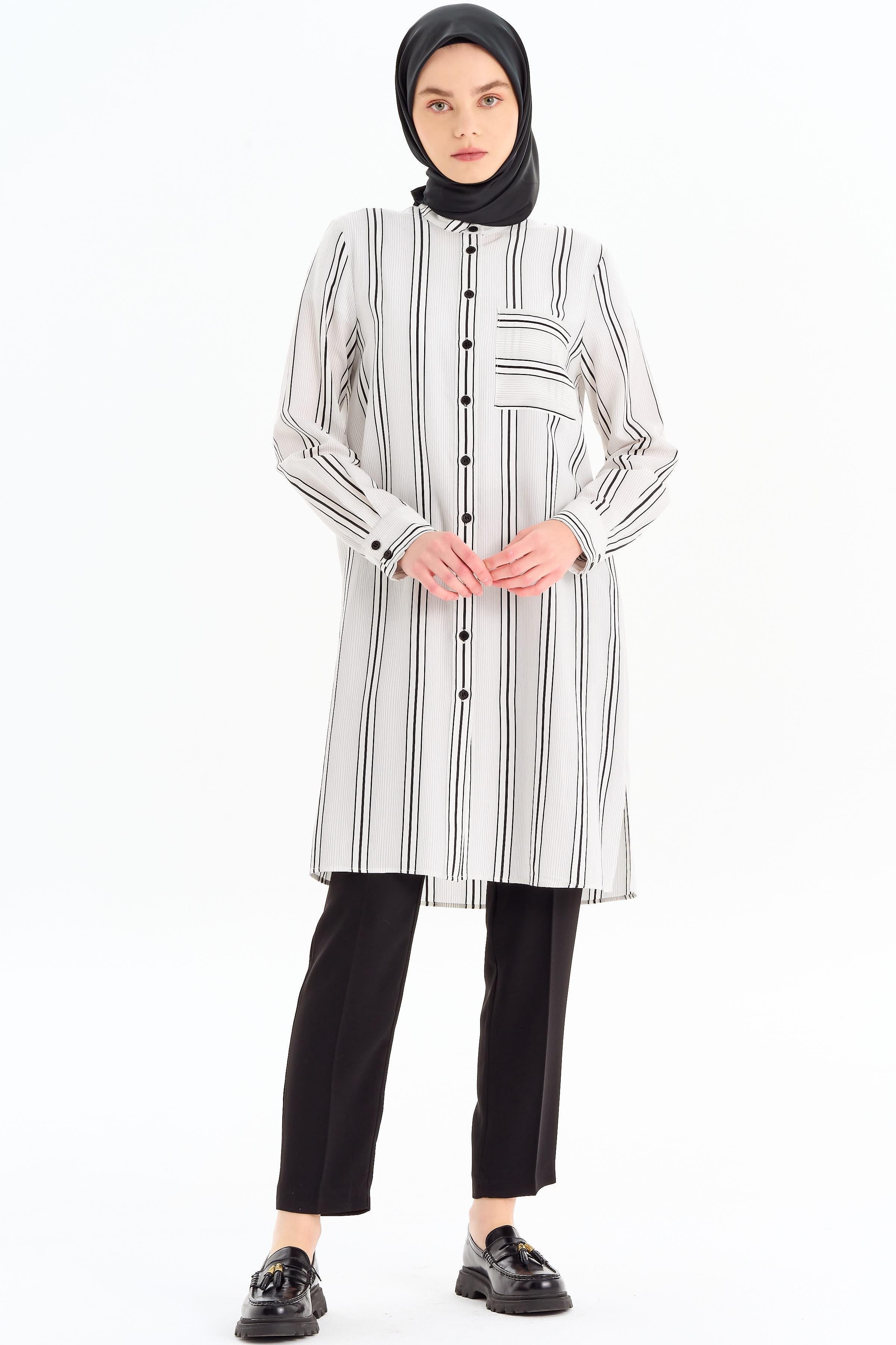 Cepli Yırtmaç Detaylı Çizgili Tunik - Siyah TUGBA