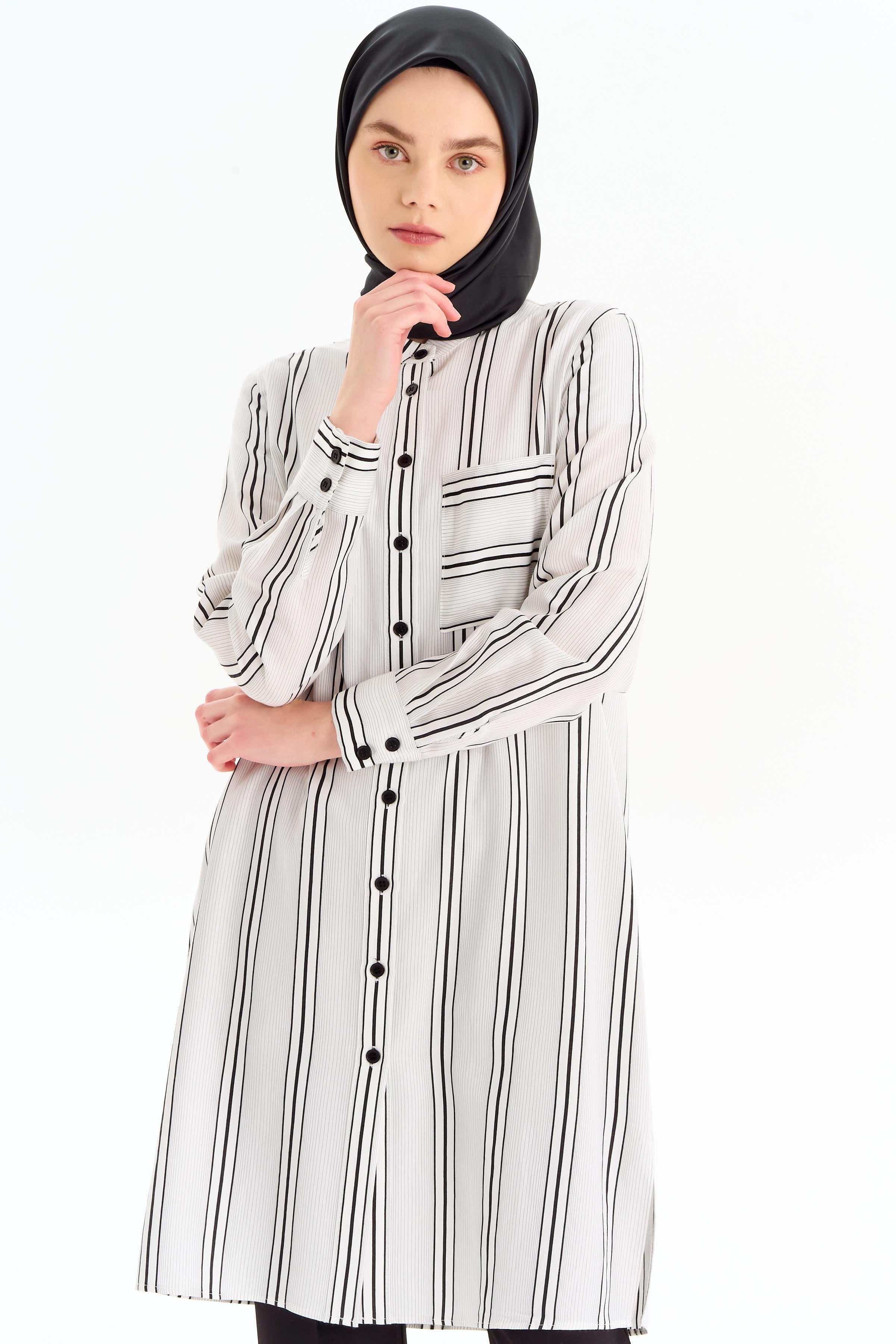 Cepli Yırtmaç Detaylı Çizgili Tunik - Siyah TUGBA