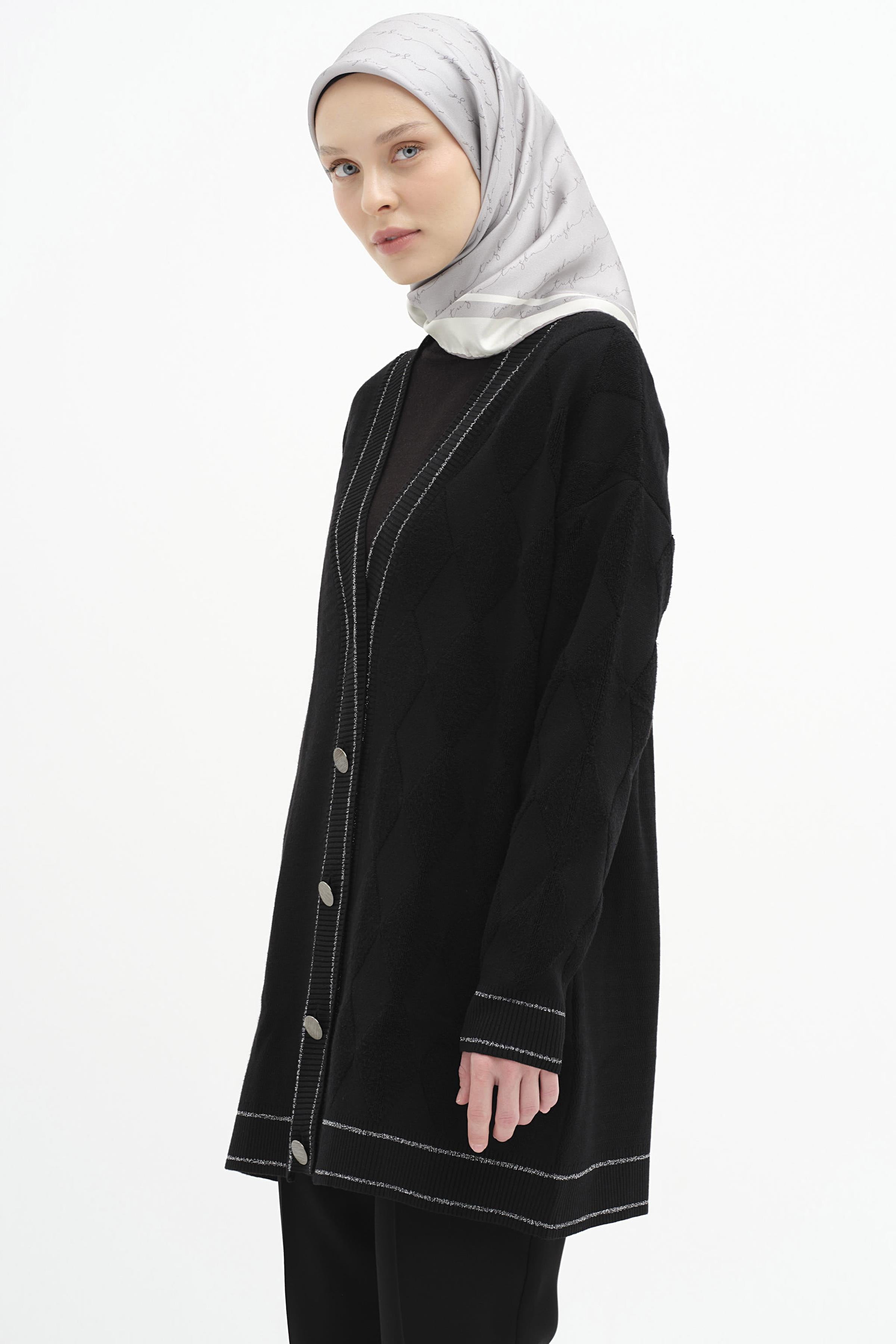 Çerçeve Detaylı Triko Hırka - Siyah TUGBA