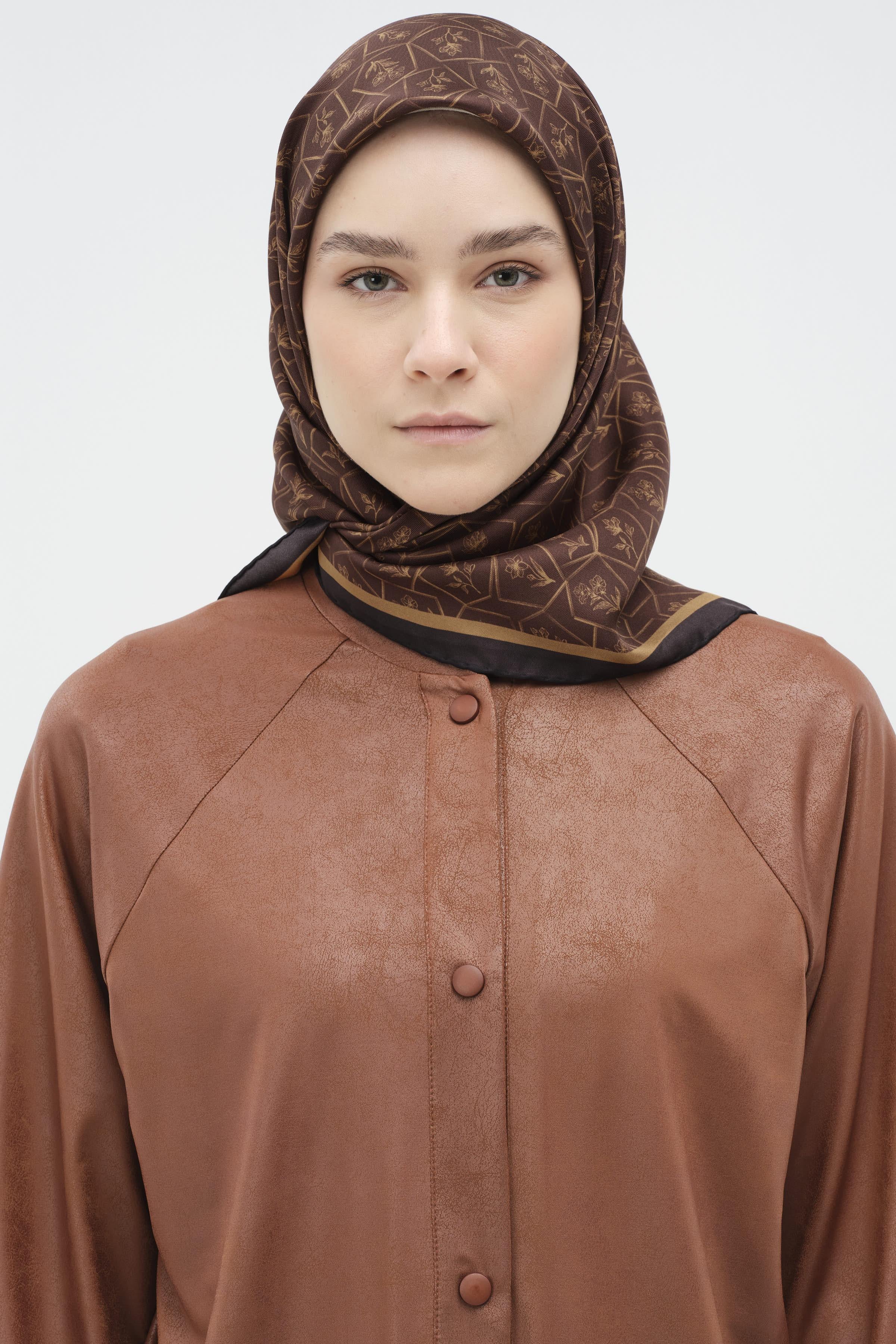 Çerçeveli Sura İpek Eşarp - Acı Kahve TUGBA