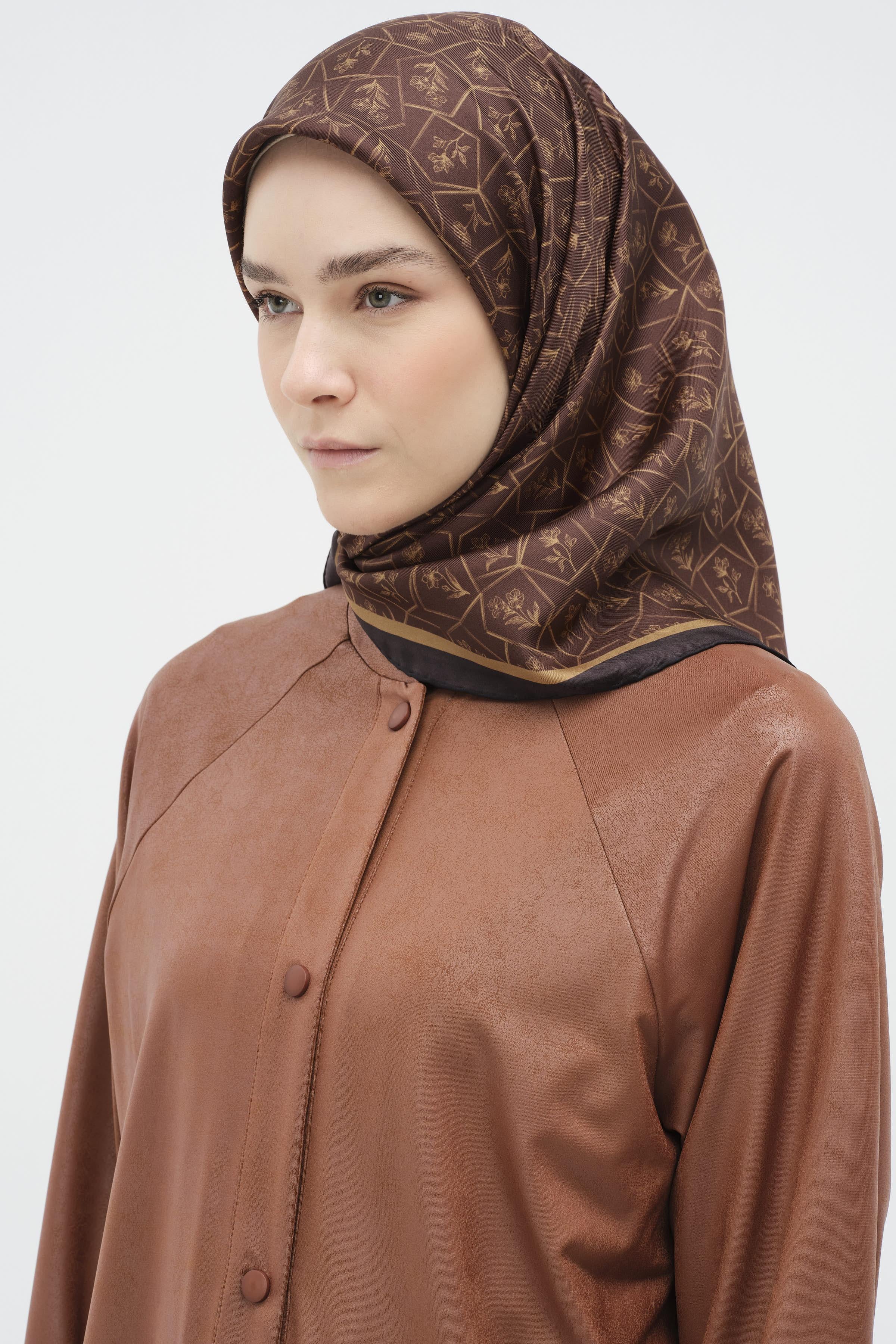 Çerçeveli Sura İpek Eşarp - Acı Kahve TUGBA