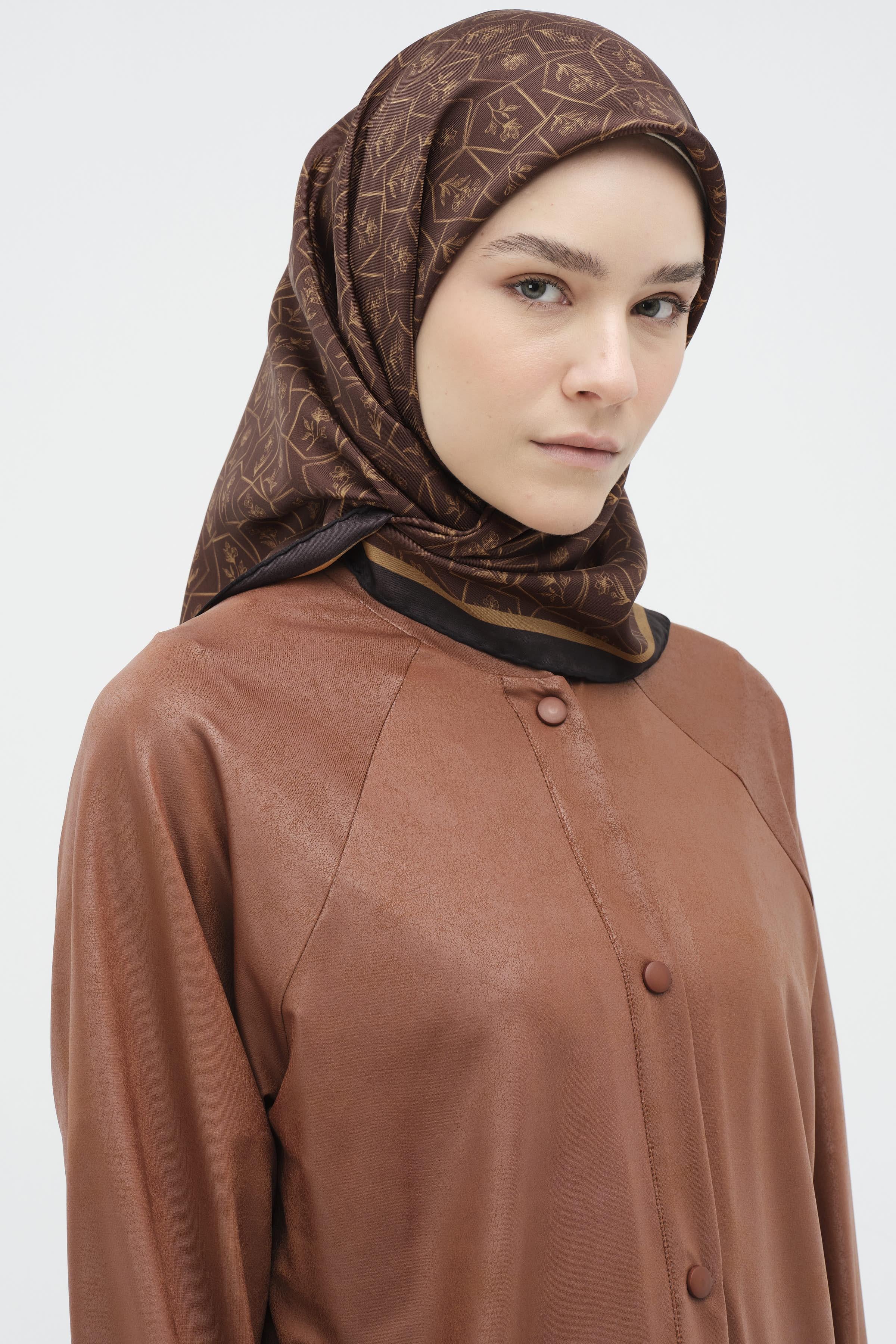 Çerçeveli Sura İpek Eşarp - Acı Kahve TUGBA