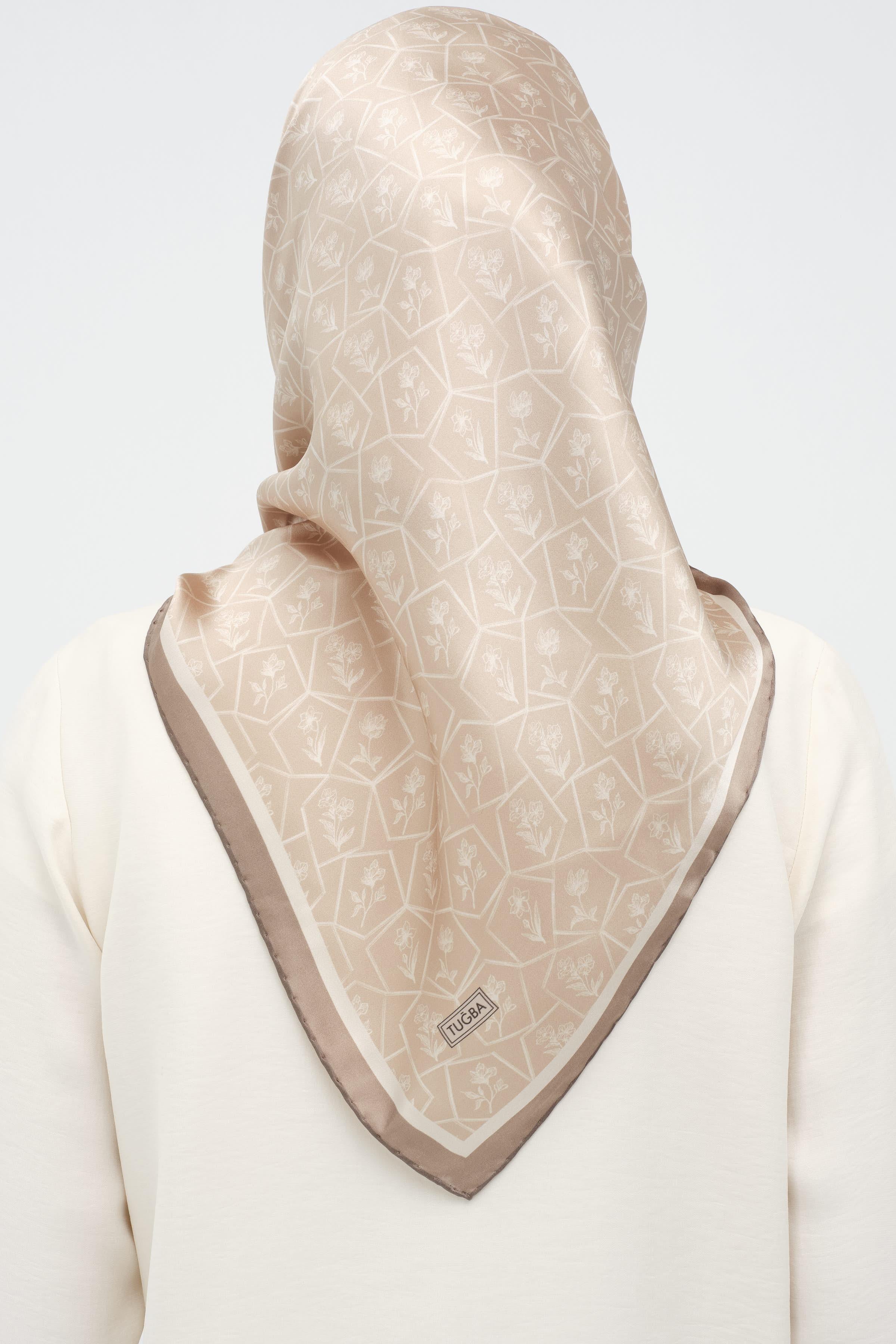 Çerçeveli Sura İpek Eşarp - Açık Kahve TUGBA