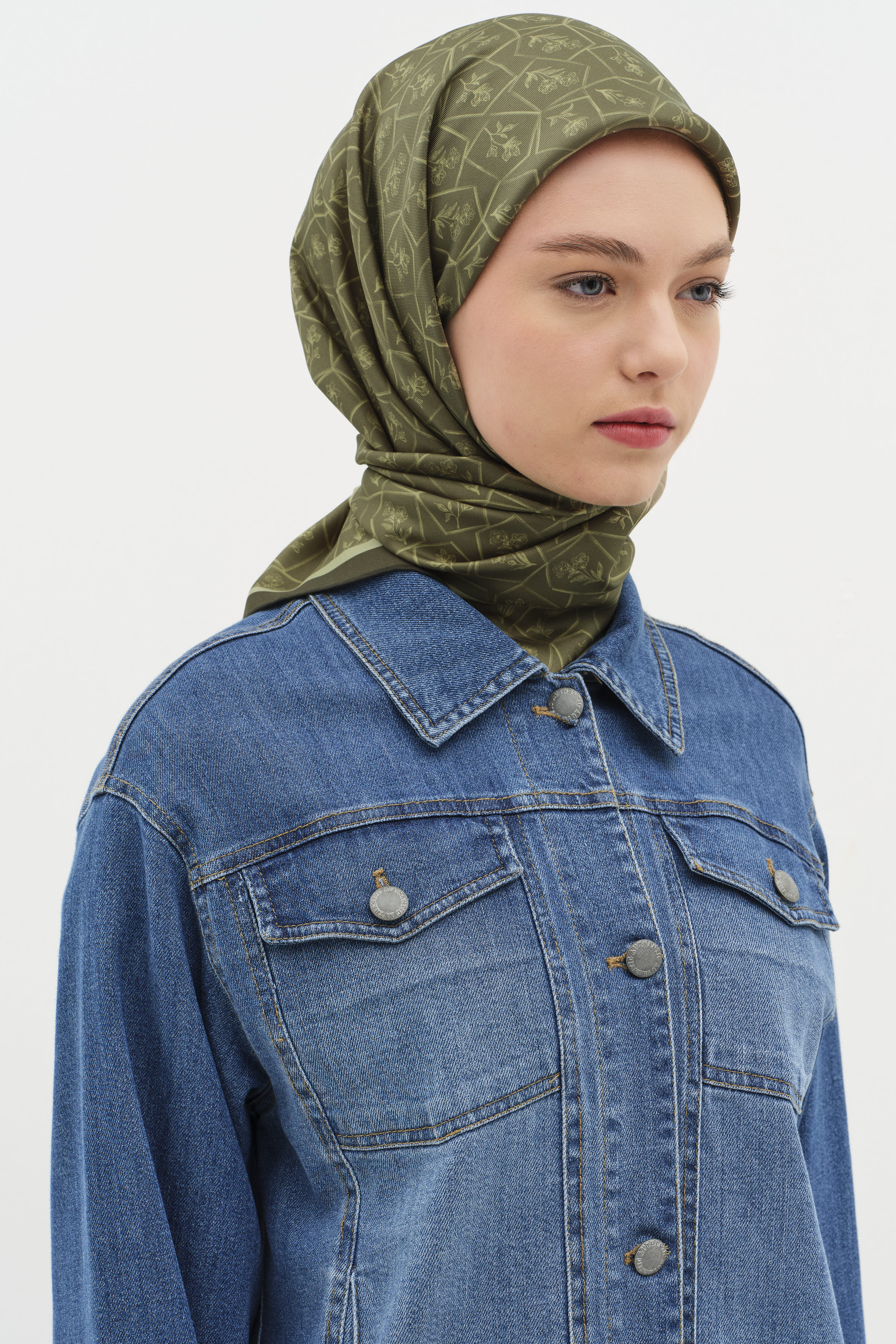 Çerçeveli Sura İpek Eşarp - Fıstık Yeşili TUGBA