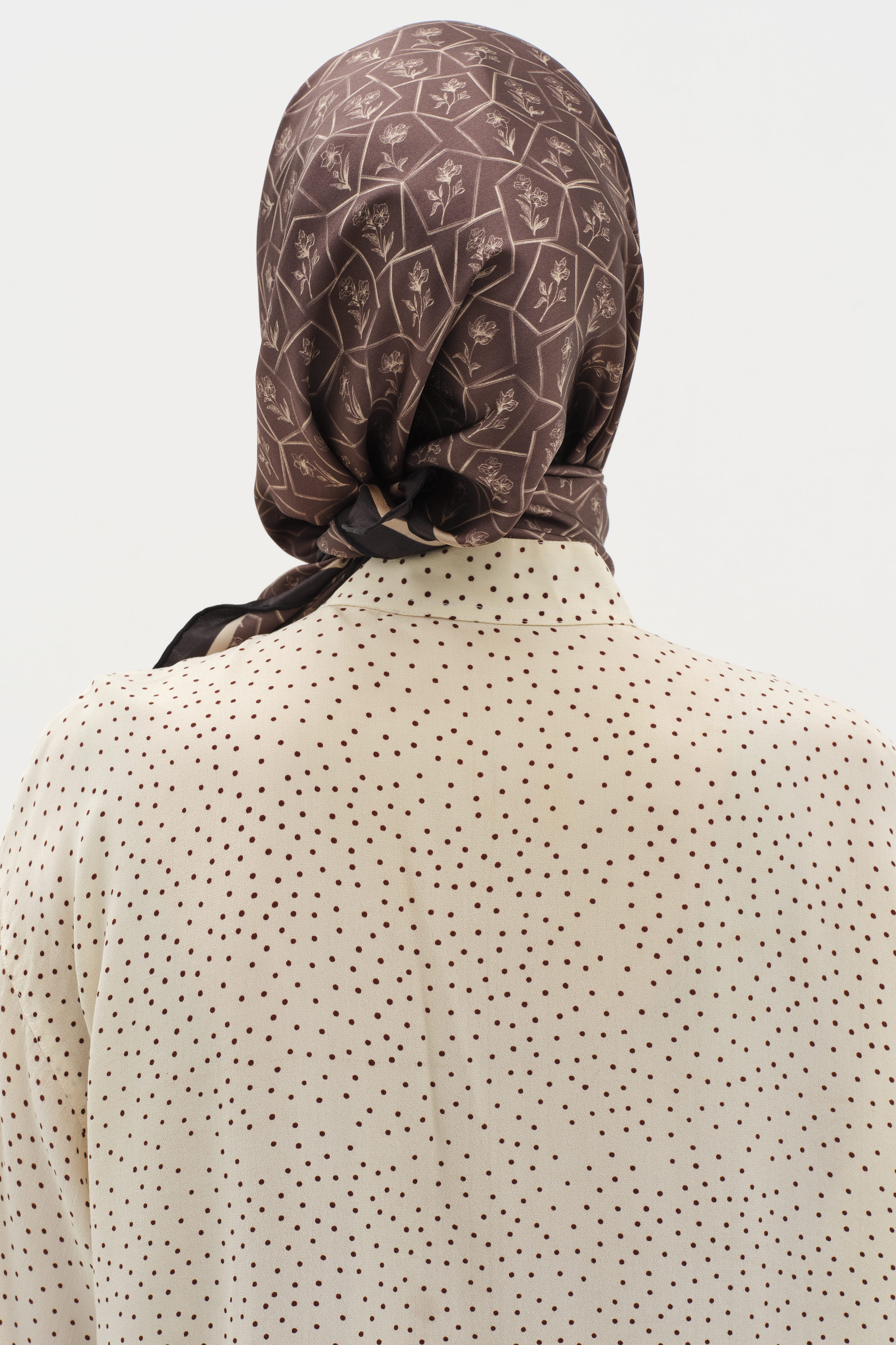 Çerçeveli Sura İpek Eşarp - Kahve TUGBA